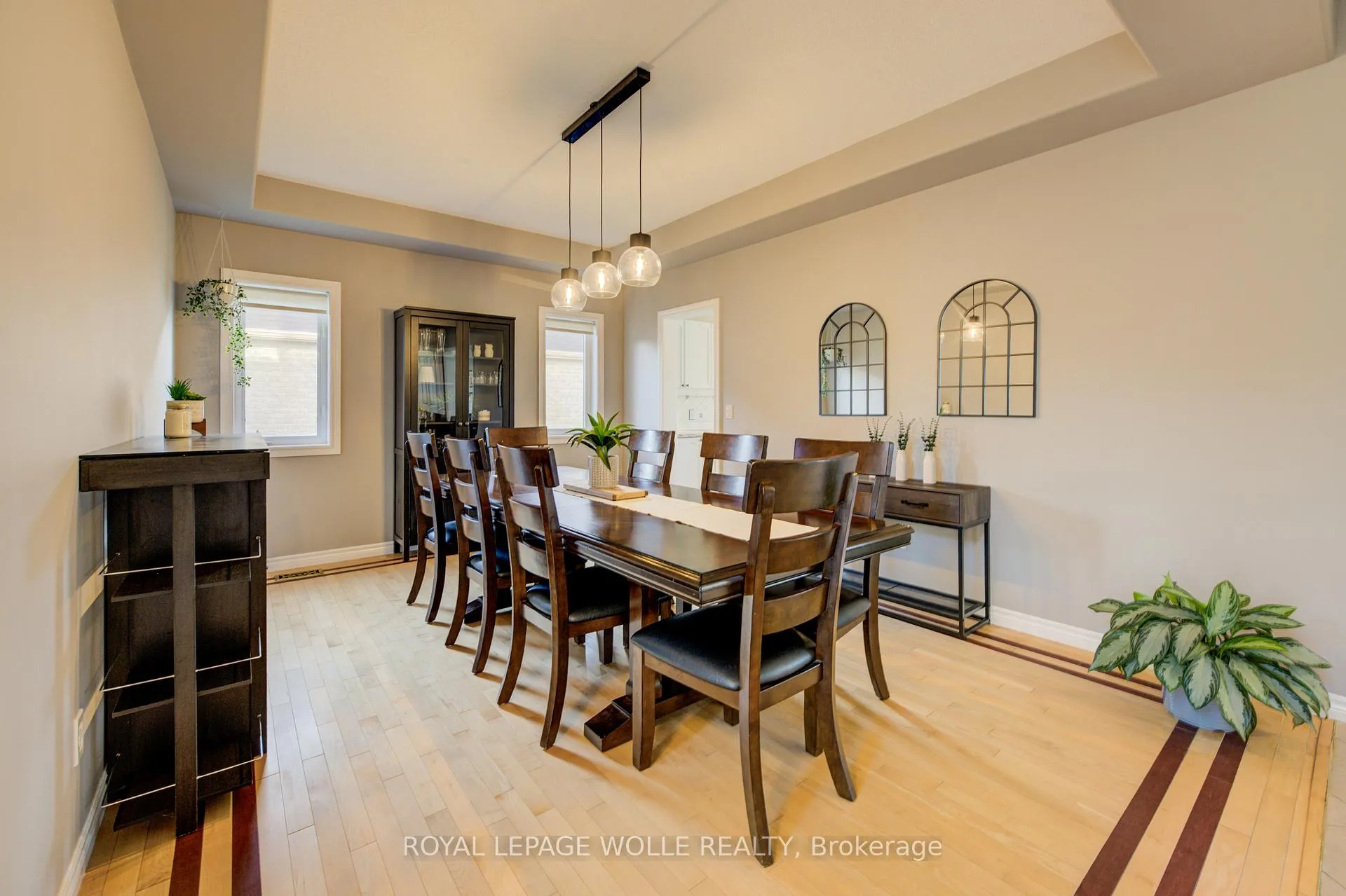 Photo 7 of 23 Schweitzer Crescent, Wellesley — HOMEH