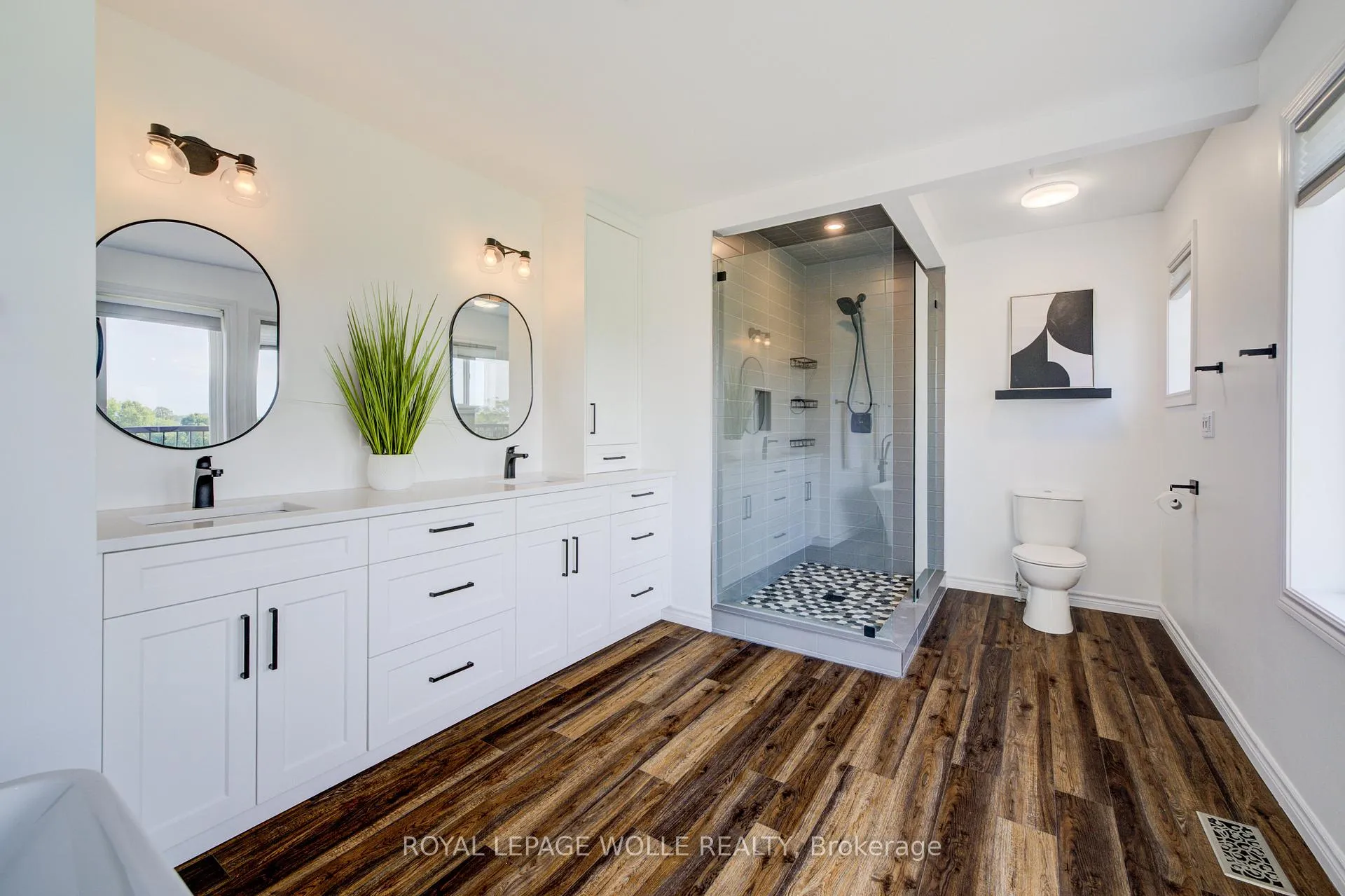 Photo 26 of 23 Schweitzer Crescent, Wellesley — HOMEH