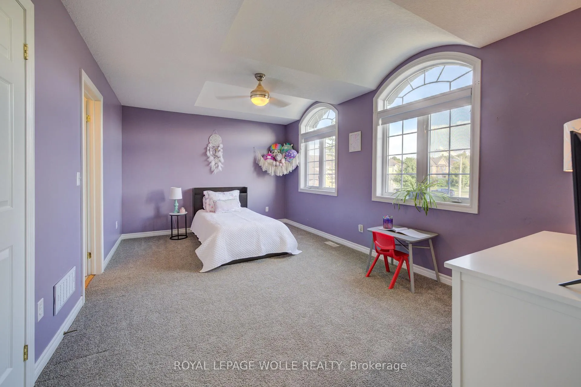 Photo 30 of 23 Schweitzer Crescent, Wellesley — HOMEH