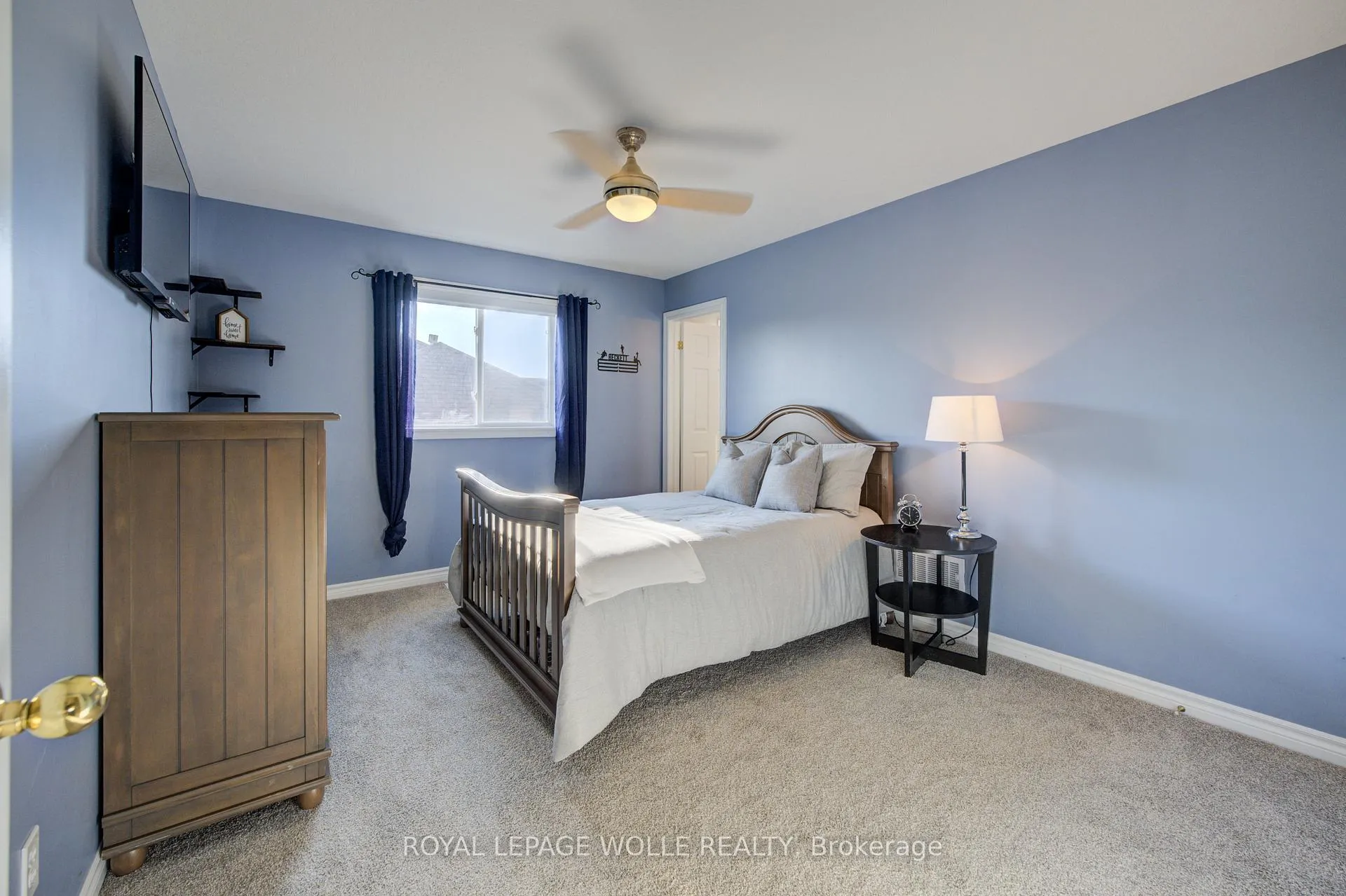 Photo 33 of 23 Schweitzer Crescent, Wellesley — HOMEH