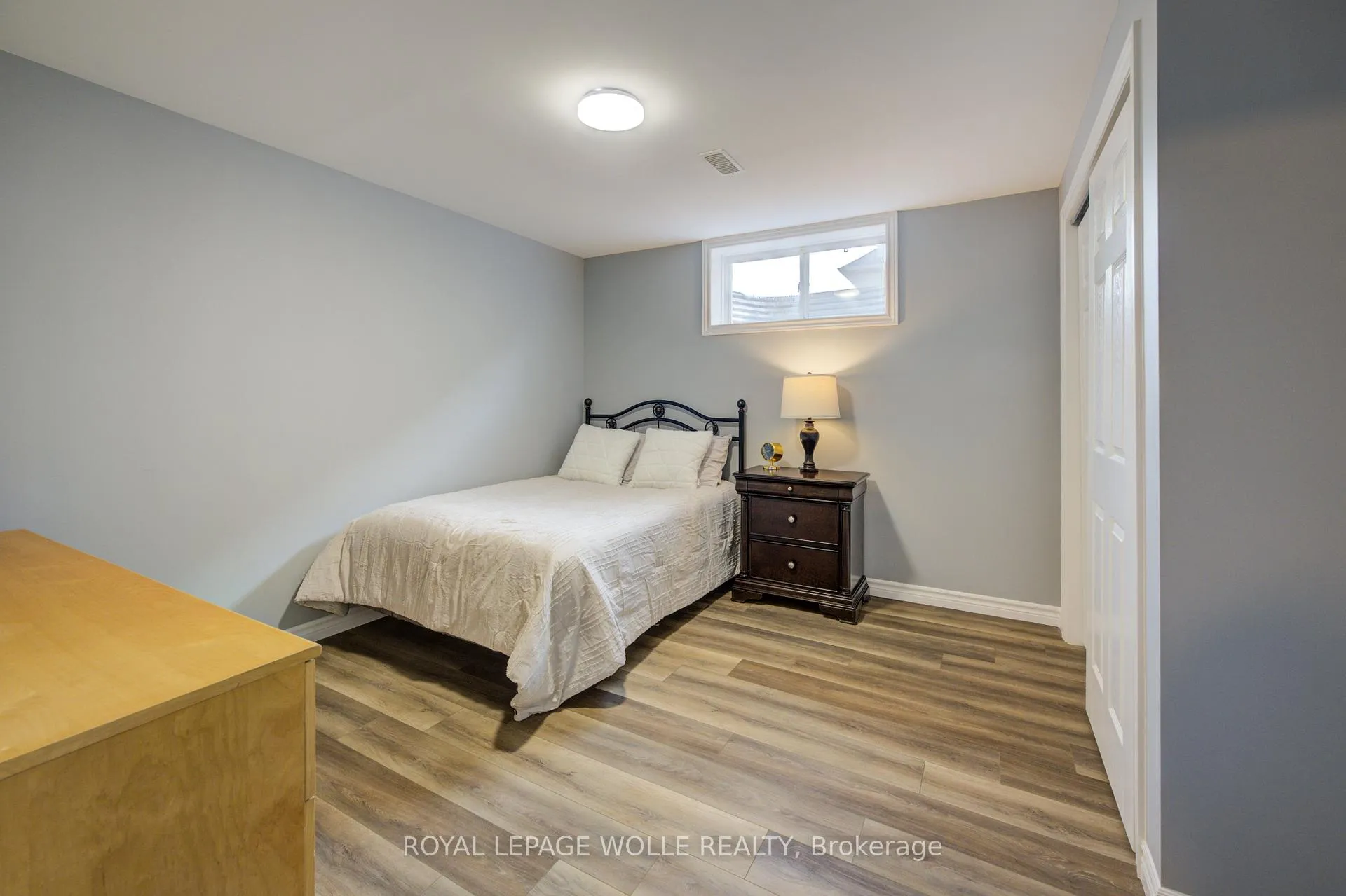 Photo 35 of 23 Schweitzer Crescent, Wellesley — HOMEH