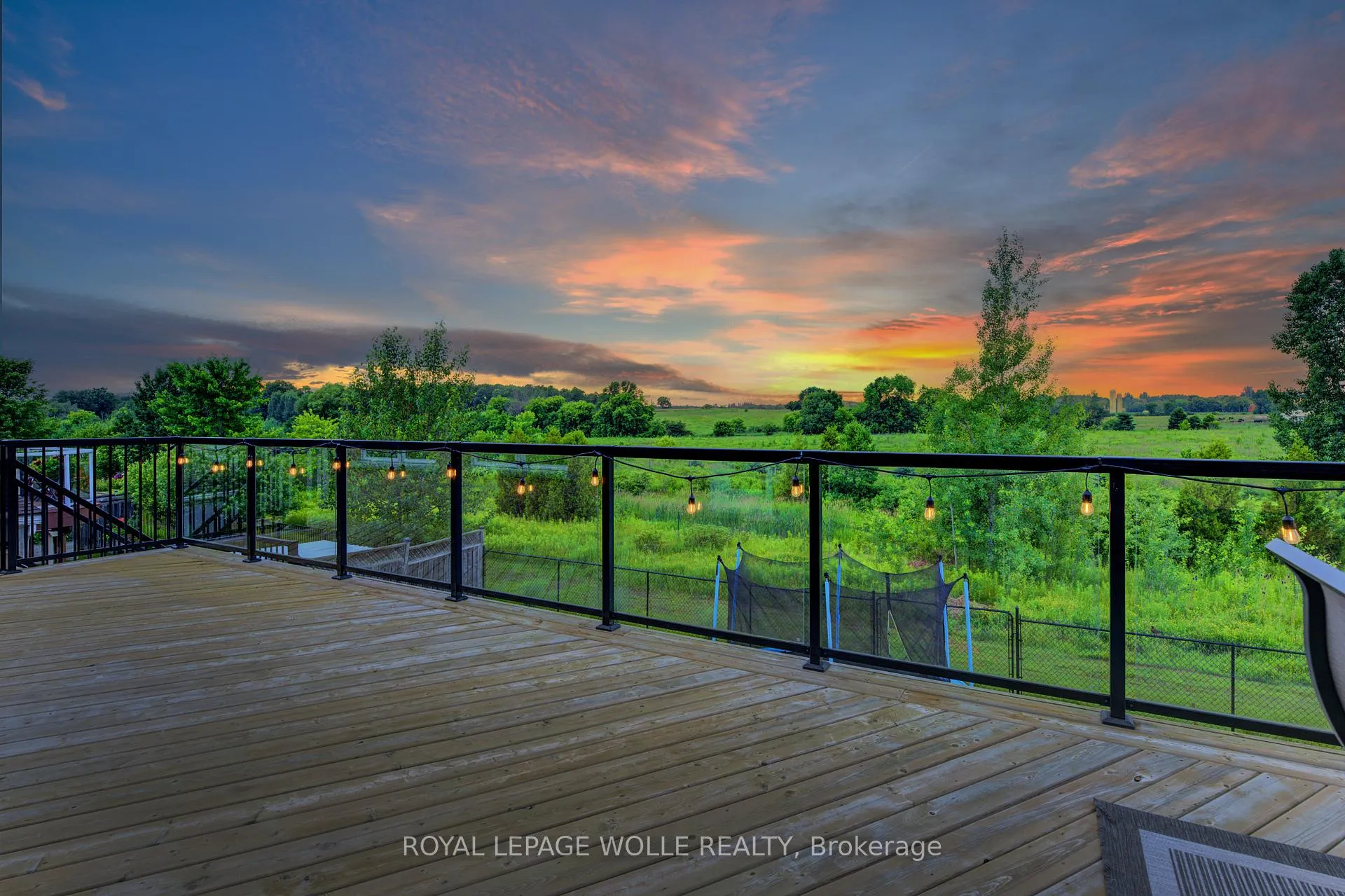 Photo 38 of 23 Schweitzer Crescent, Wellesley — HOMEH