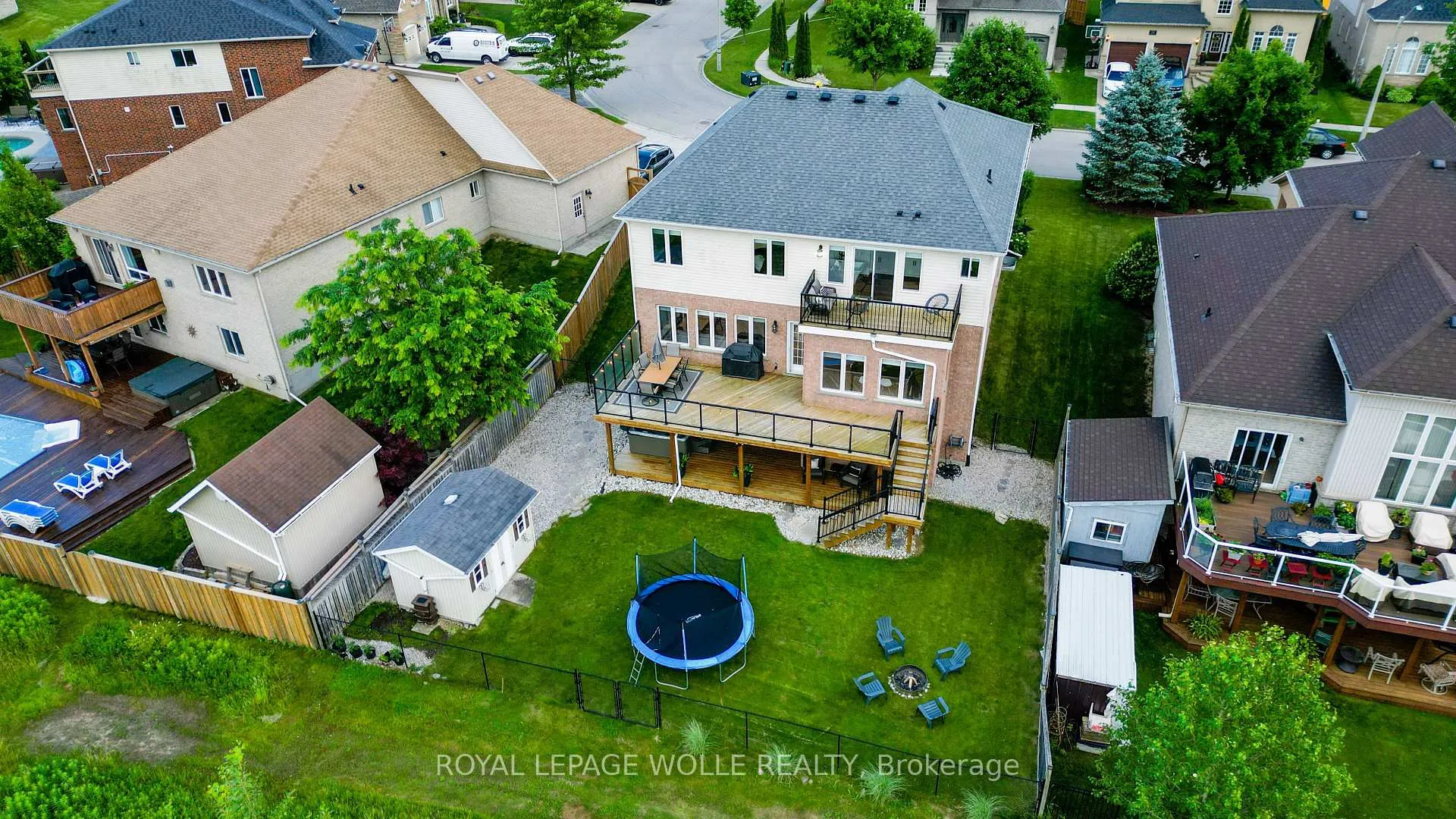 Photo 41 of 23 Schweitzer Crescent, Wellesley — HOMEH