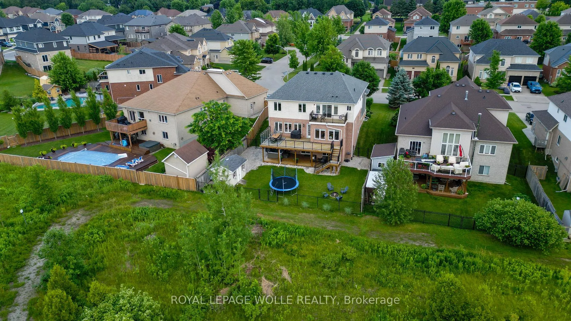 Photo 43 of 23 Schweitzer Crescent, Wellesley — HOMEH