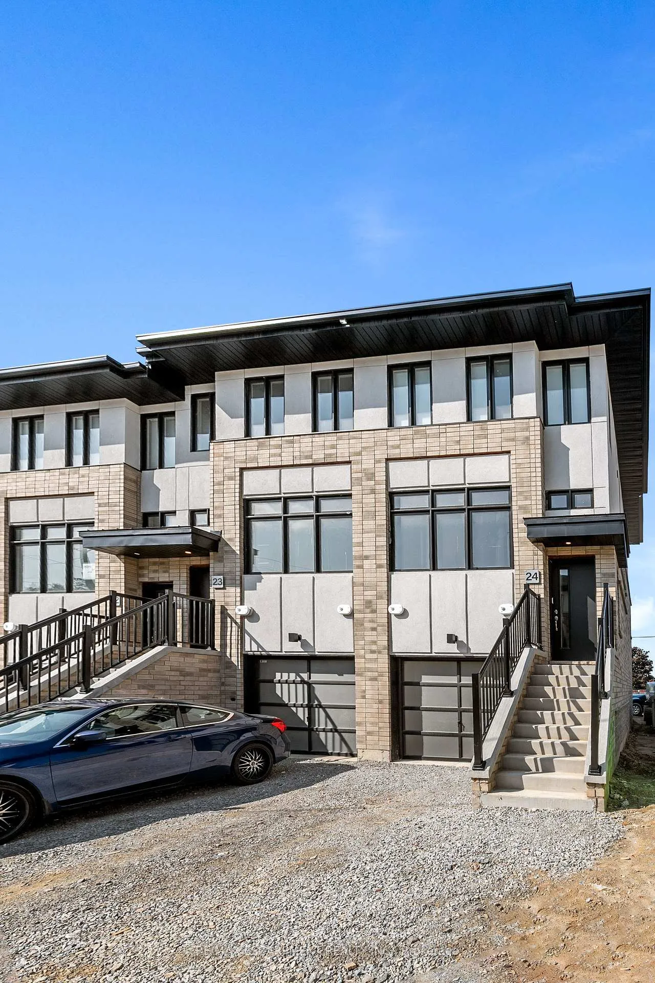 Photo 3 of Unit 24, 527 Shaver Road, Hamilton, Ancaster — HOMEH