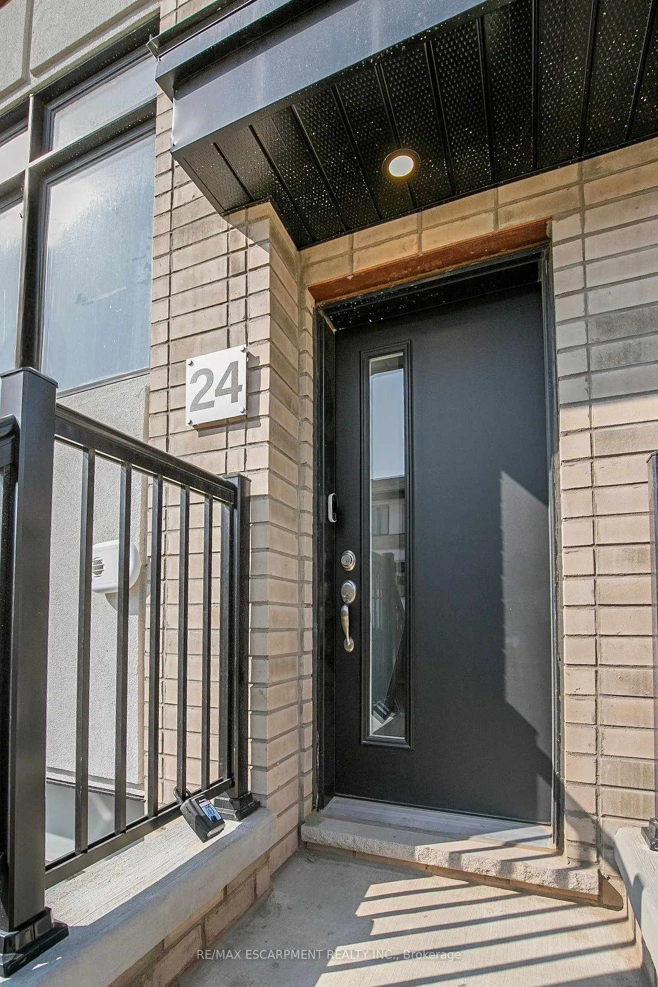Photo 4 of Unit 24, 527 Shaver Road, Hamilton, Ancaster — HOMEH