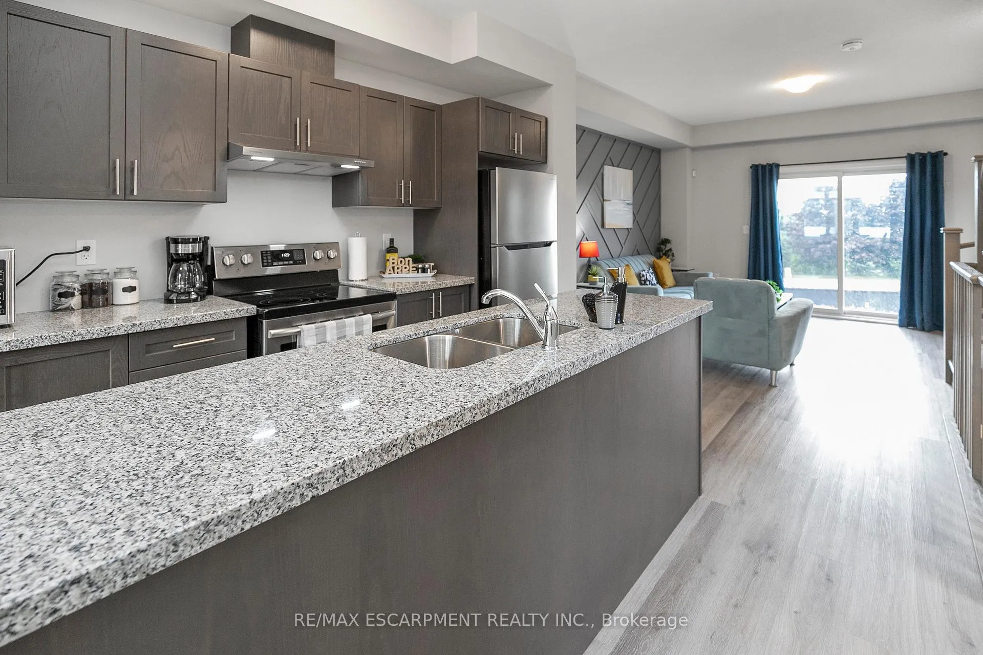 Photo 8 of Unit 24, 527 Shaver Road, Hamilton, Ancaster — HOMEH