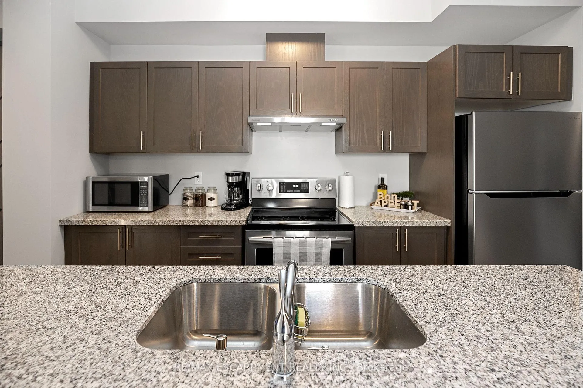 Photo 9 of Unit 24, 527 Shaver Road, Hamilton, Ancaster — HOMEH