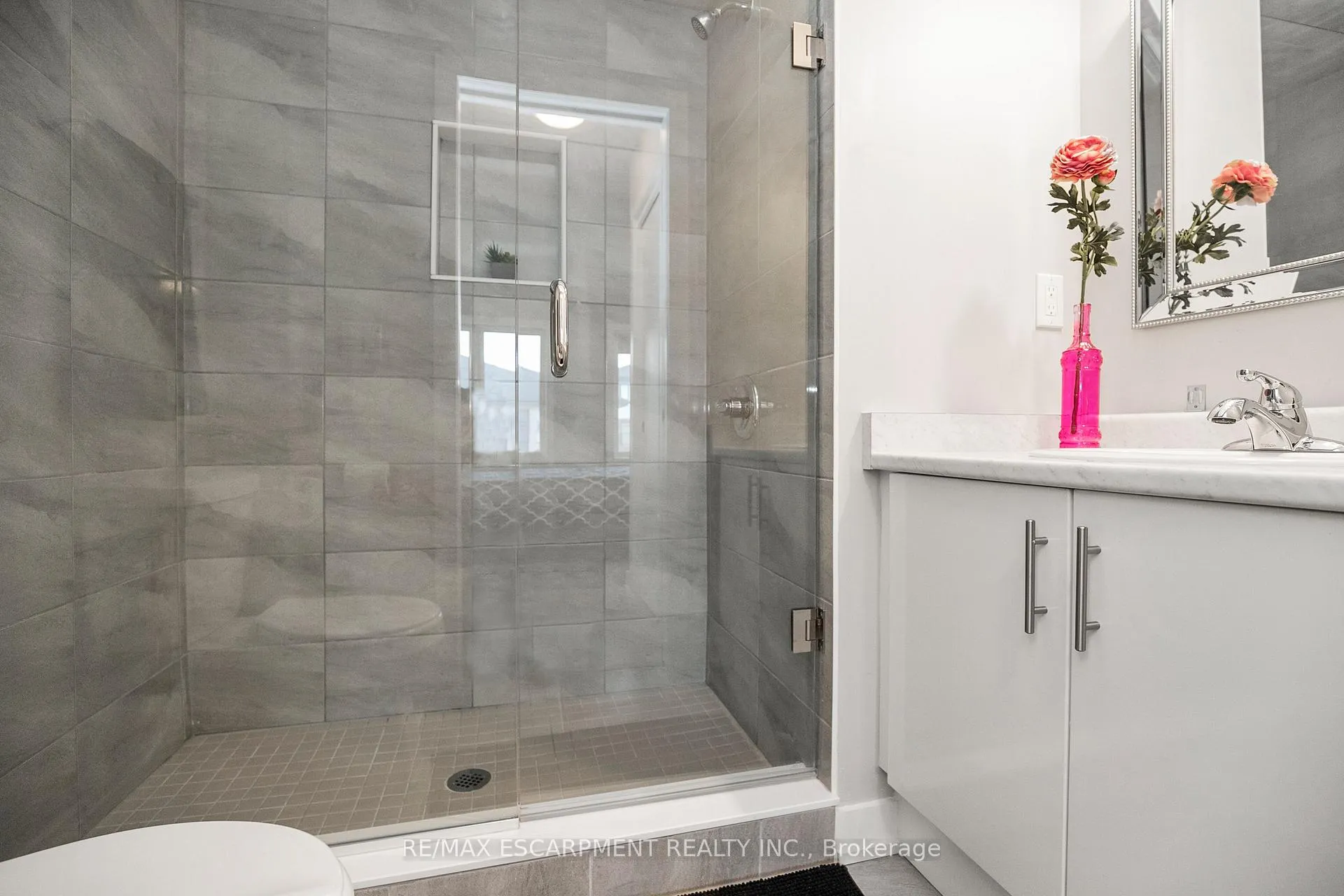 Photo 25 of Unit 24, 527 Shaver Road, Hamilton, Ancaster — HOMEH