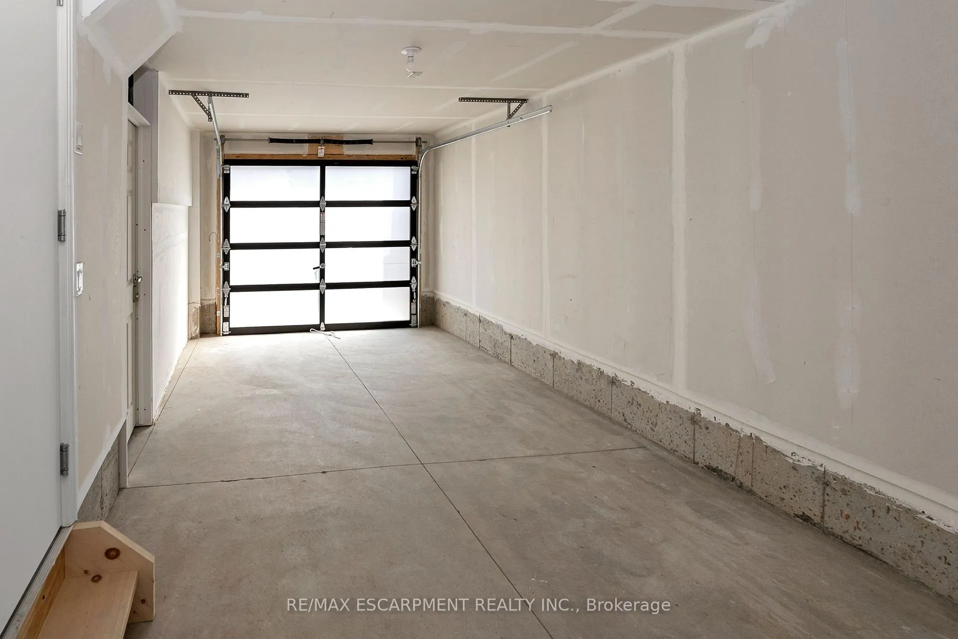 Photo 29 of Unit 24, 527 Shaver Road, Hamilton, Ancaster — HOMEH