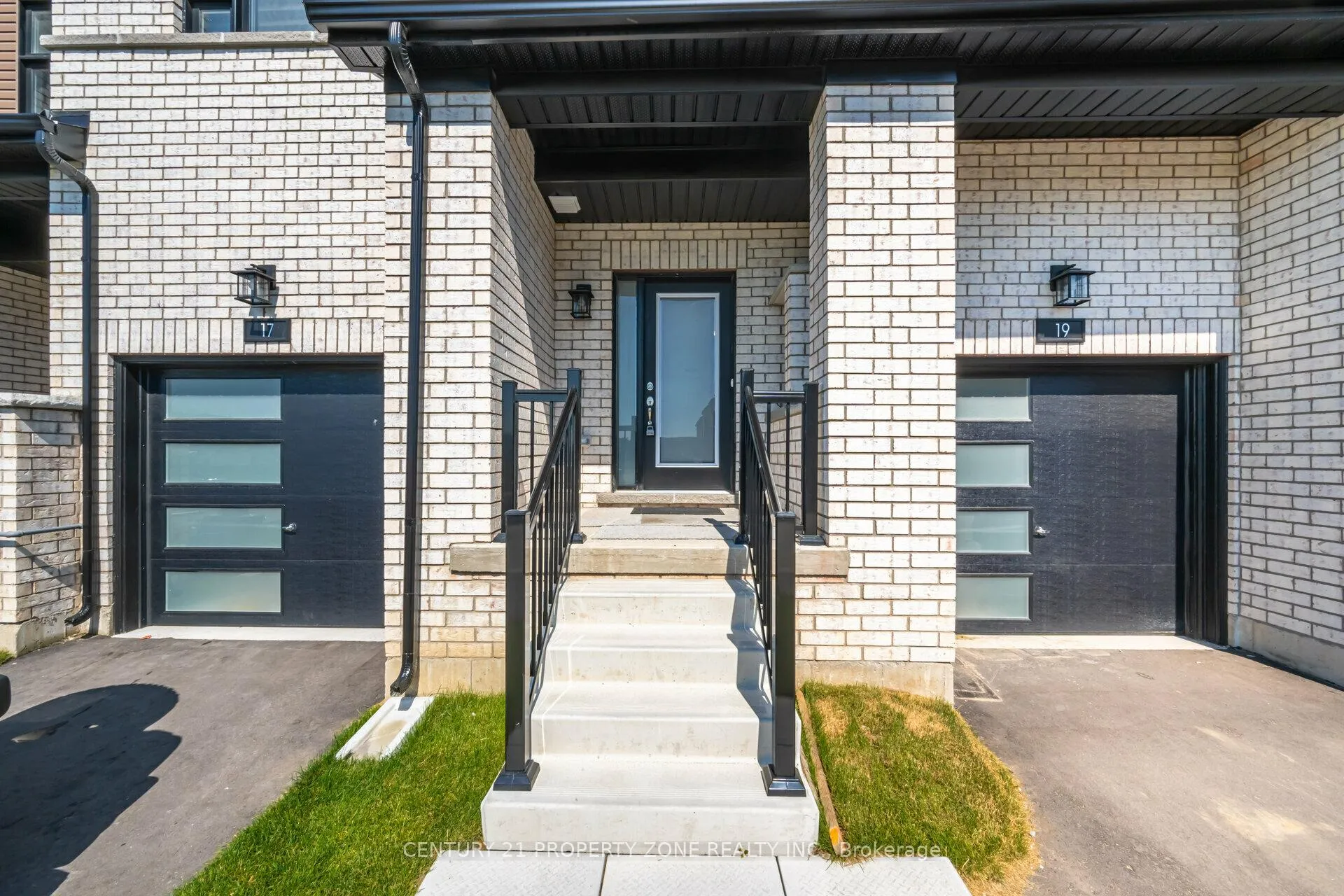 Photo 3 of 19 Evergreen Terrace S, Barrie, Painswick South — HOMEH