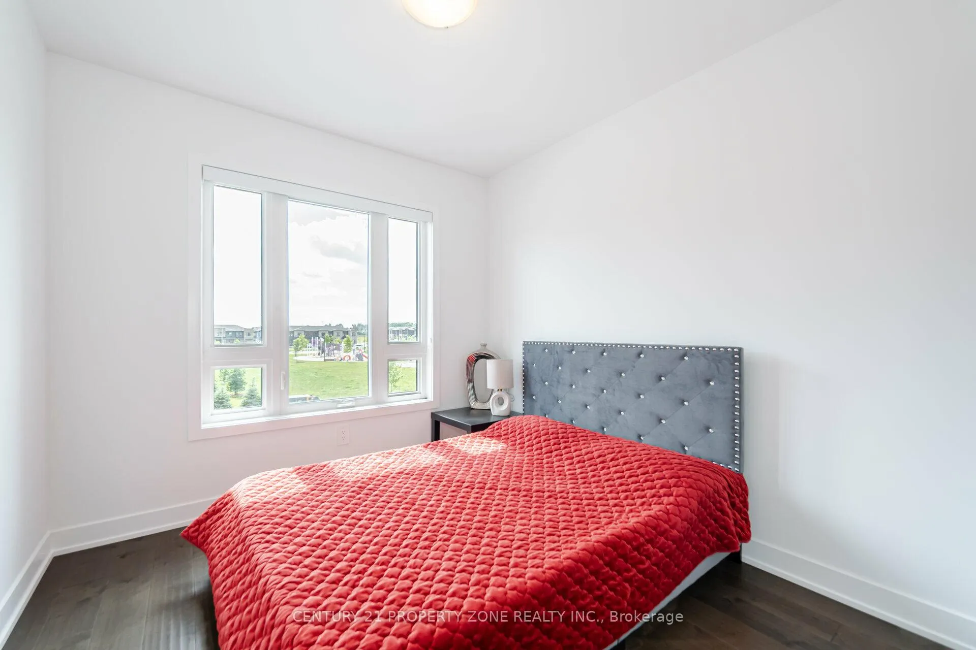 Photo 23 of 19 Evergreen Terrace S, Barrie, Painswick South — HOMEH