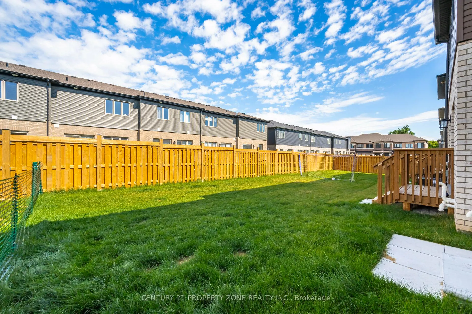 Photo 32 of 19 Evergreen Terrace S, Barrie, Painswick South — HOMEH