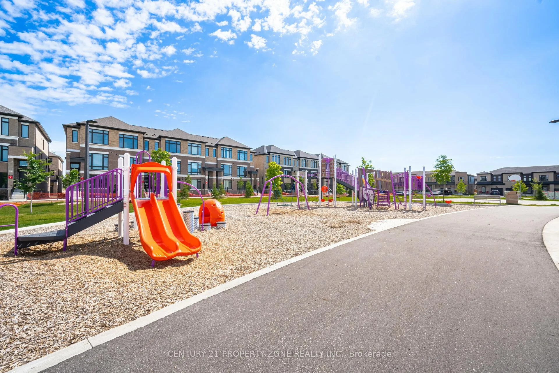 Photo 34 of 19 Evergreen Terrace S, Barrie, Painswick South — HOMEH