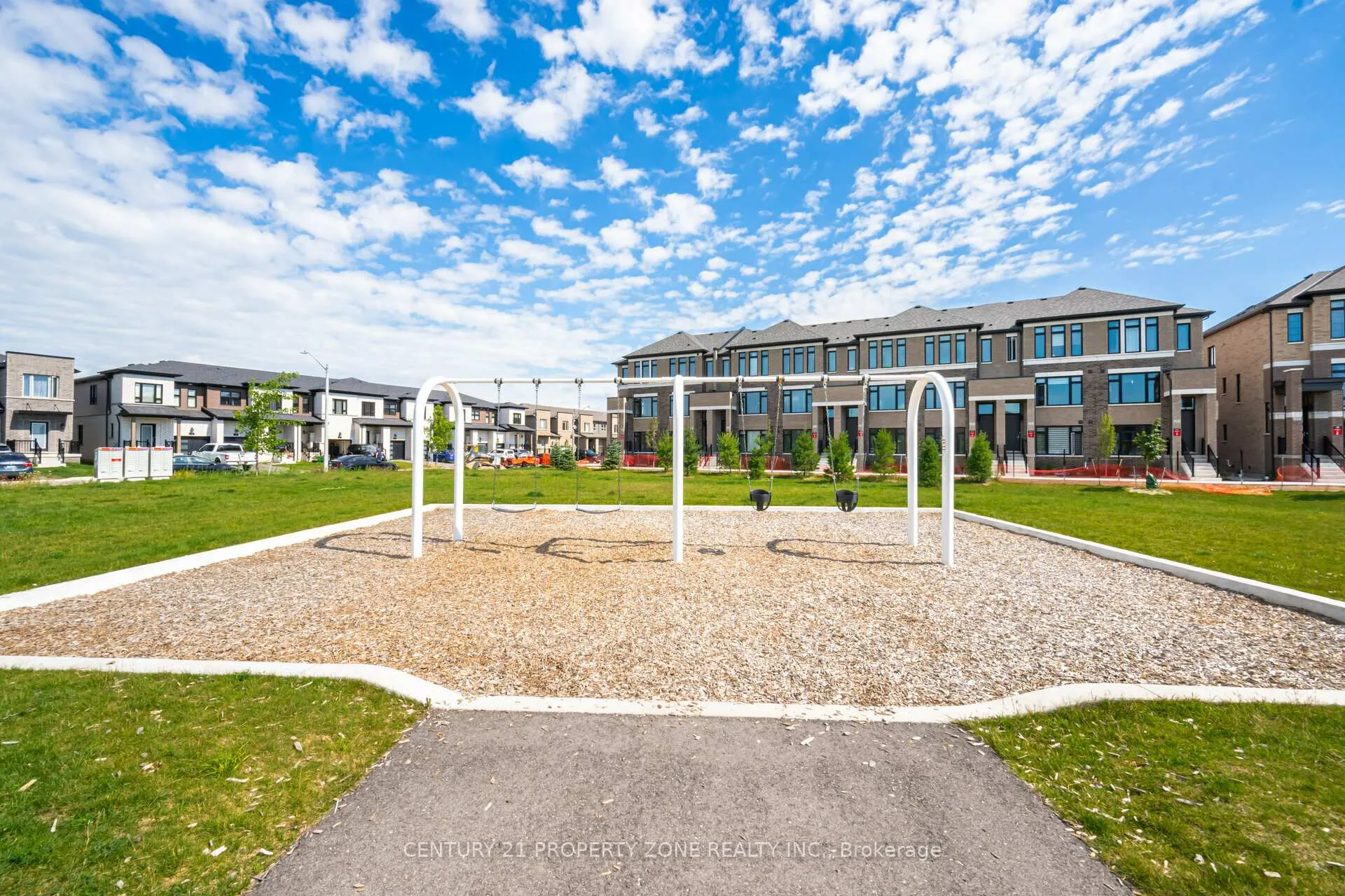 Photo 36 of 19 Evergreen Terrace S, Barrie, Painswick South — HOMEH