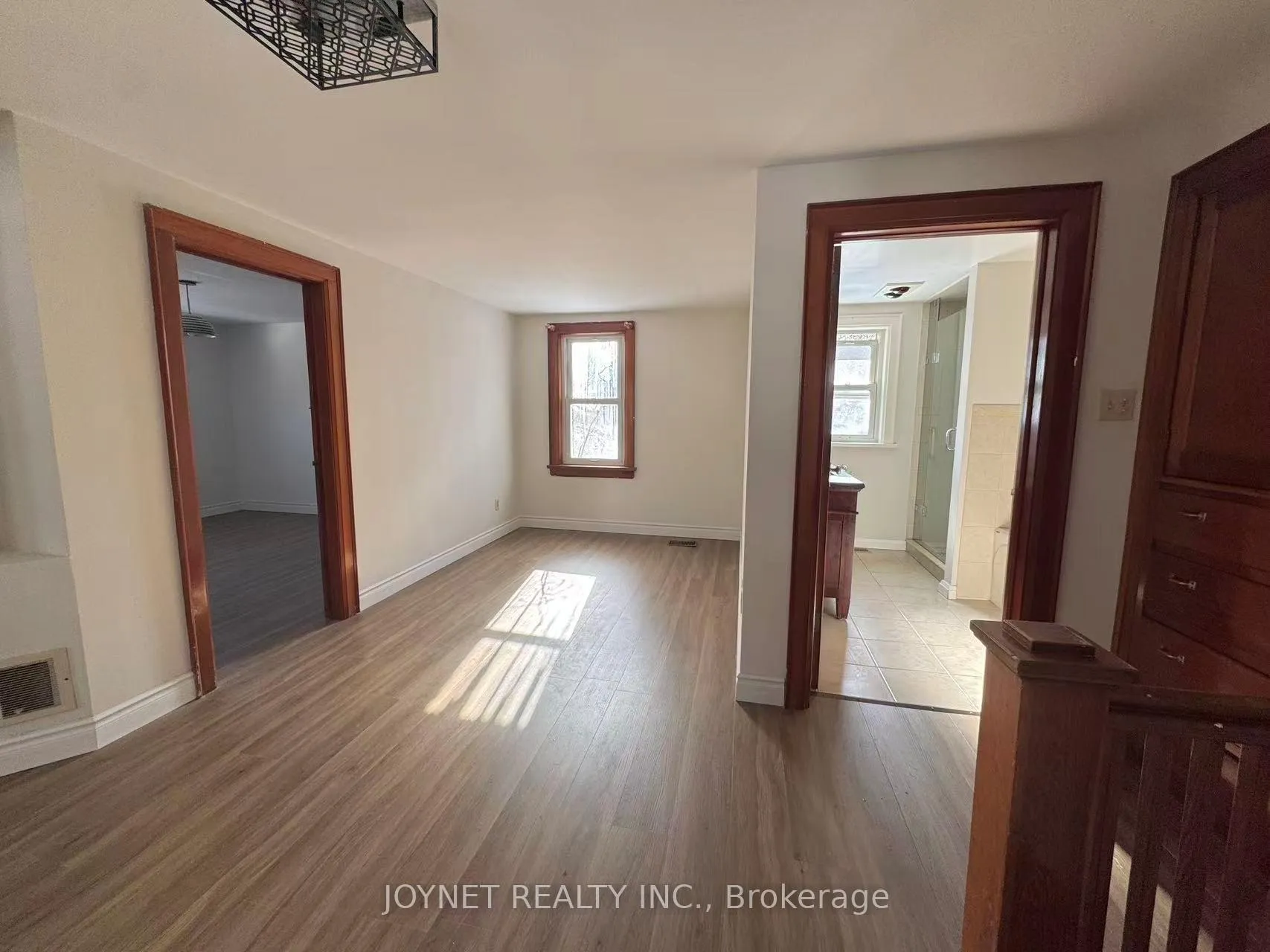 Photo 5 of 17 Eckardt Avenue, Markham, Unionville — HOMEH