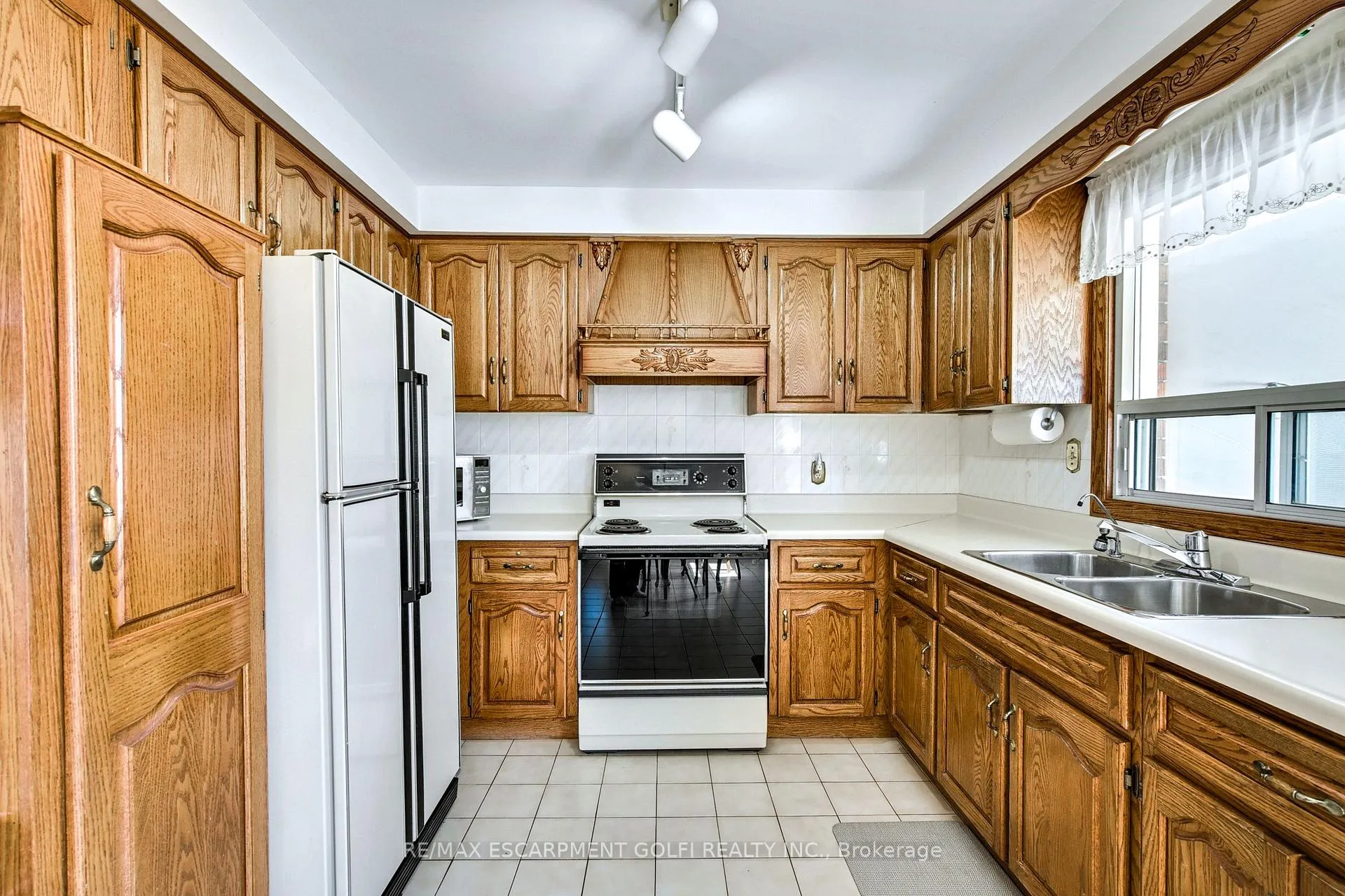 Photo 15 of 159 West 26TH Street, Hamilton, Westcliffe — HOMEH