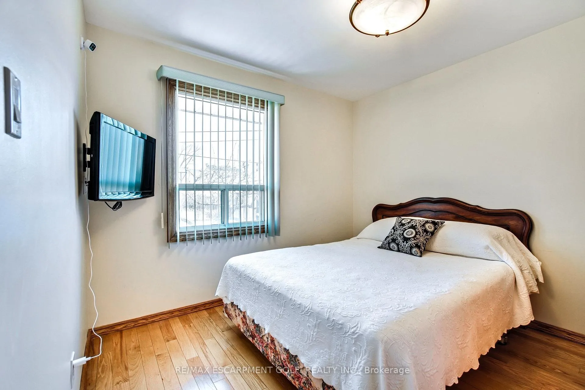 Photo 22 of 159 West 26TH Street, Hamilton, Westcliffe — HOMEH