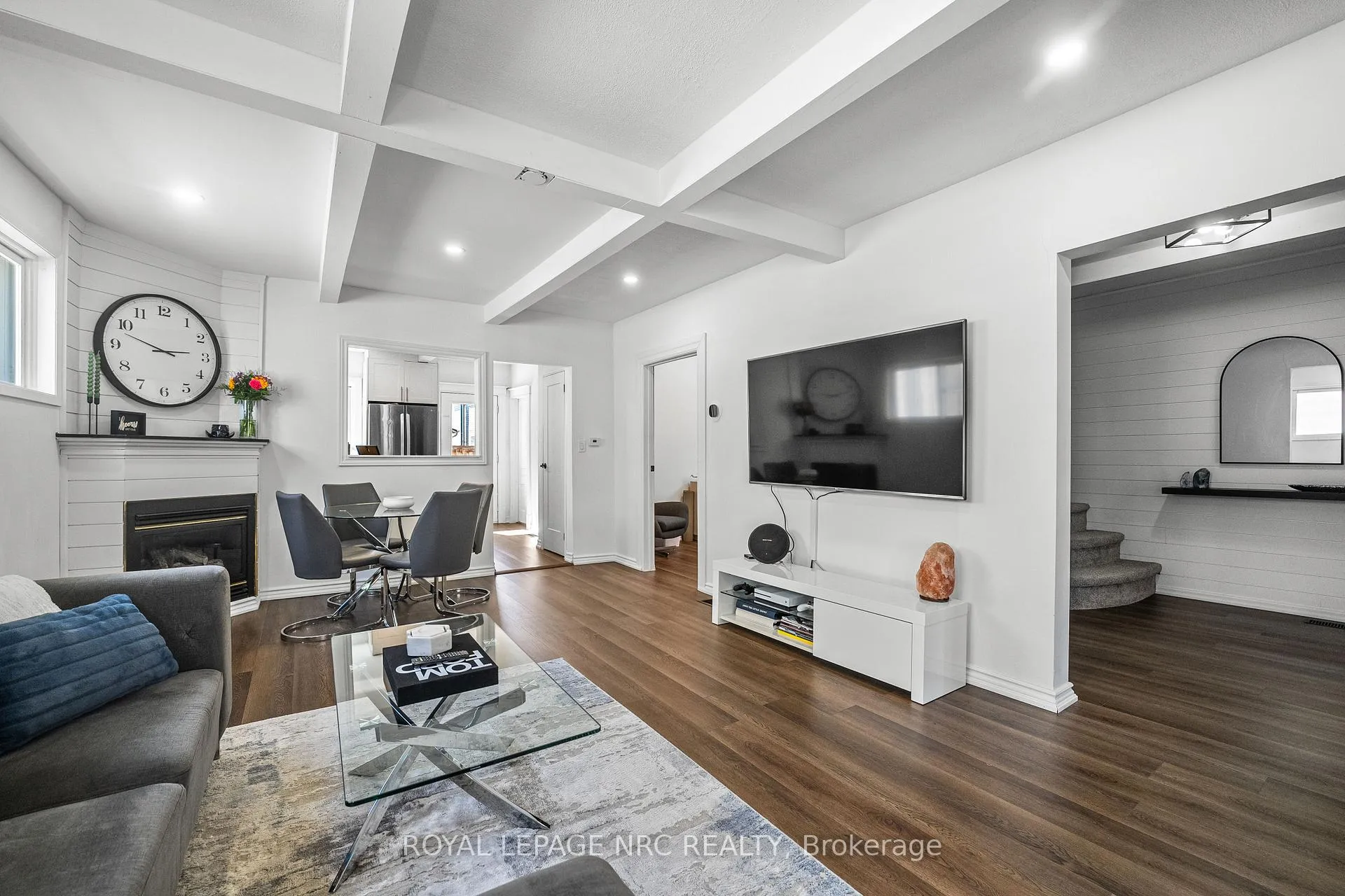 Photo 9 of 39 Richmond Avenue, St. Catharines, E. Chester — HOMEH