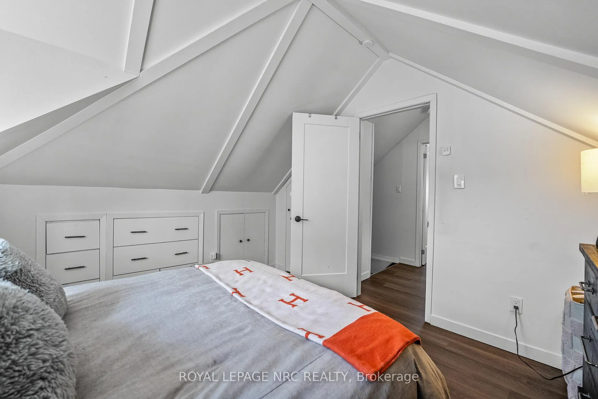 Photo 25 of 39 Richmond Avenue, St. Catharines, E. Chester — HOMEH