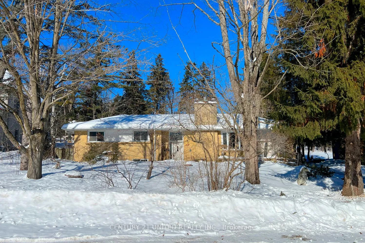 Photo 1 of 28 Weller Crescent, Peterborough, Monaghan Ward 2 — HOMEH