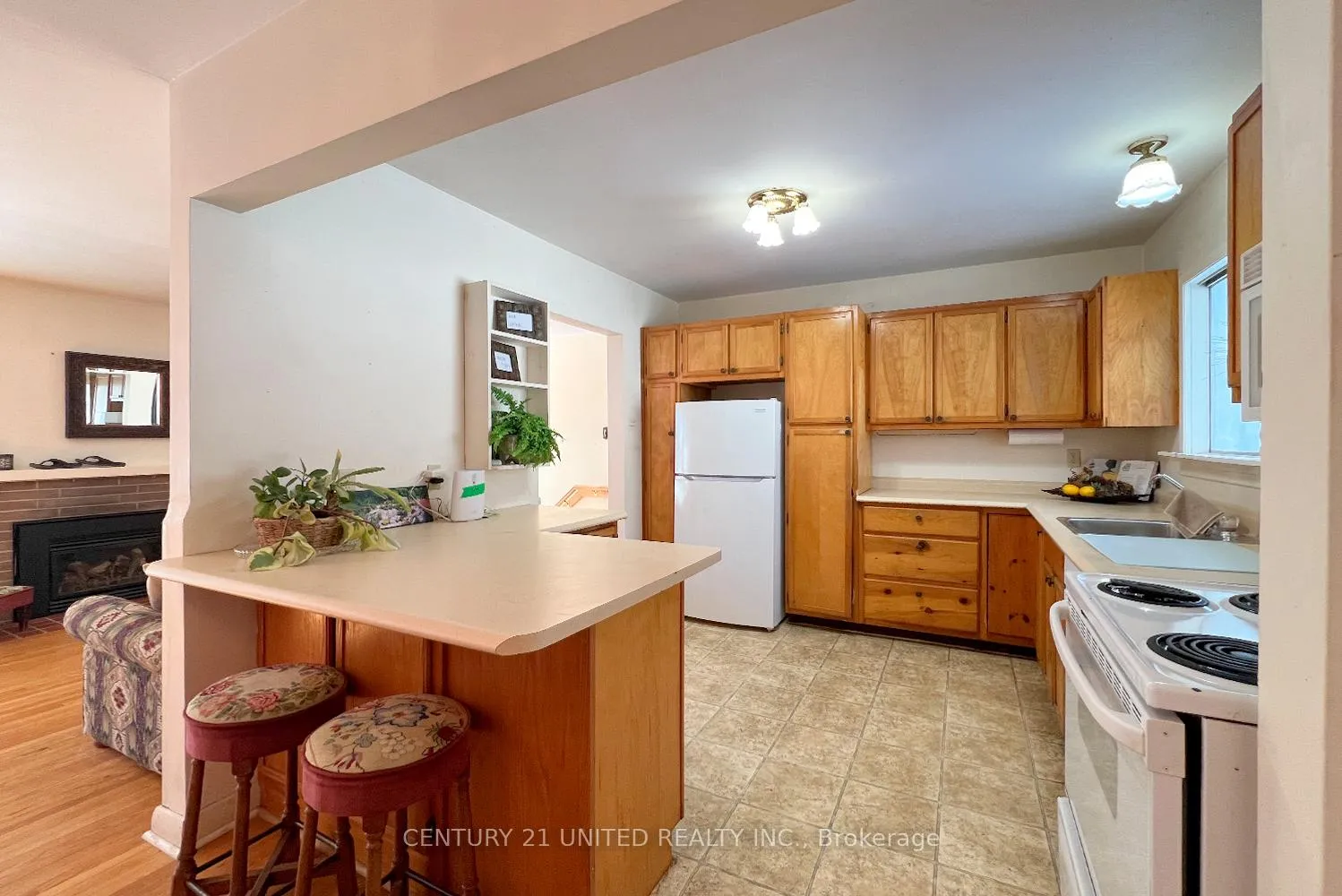 Photo 5 of 28 Weller Crescent, Peterborough, Monaghan Ward 2 — HOMEH