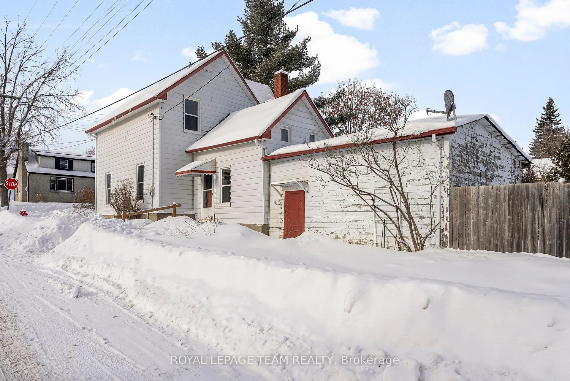 Photo 3 of 48 Havey Street, Arnprior — HOMEH