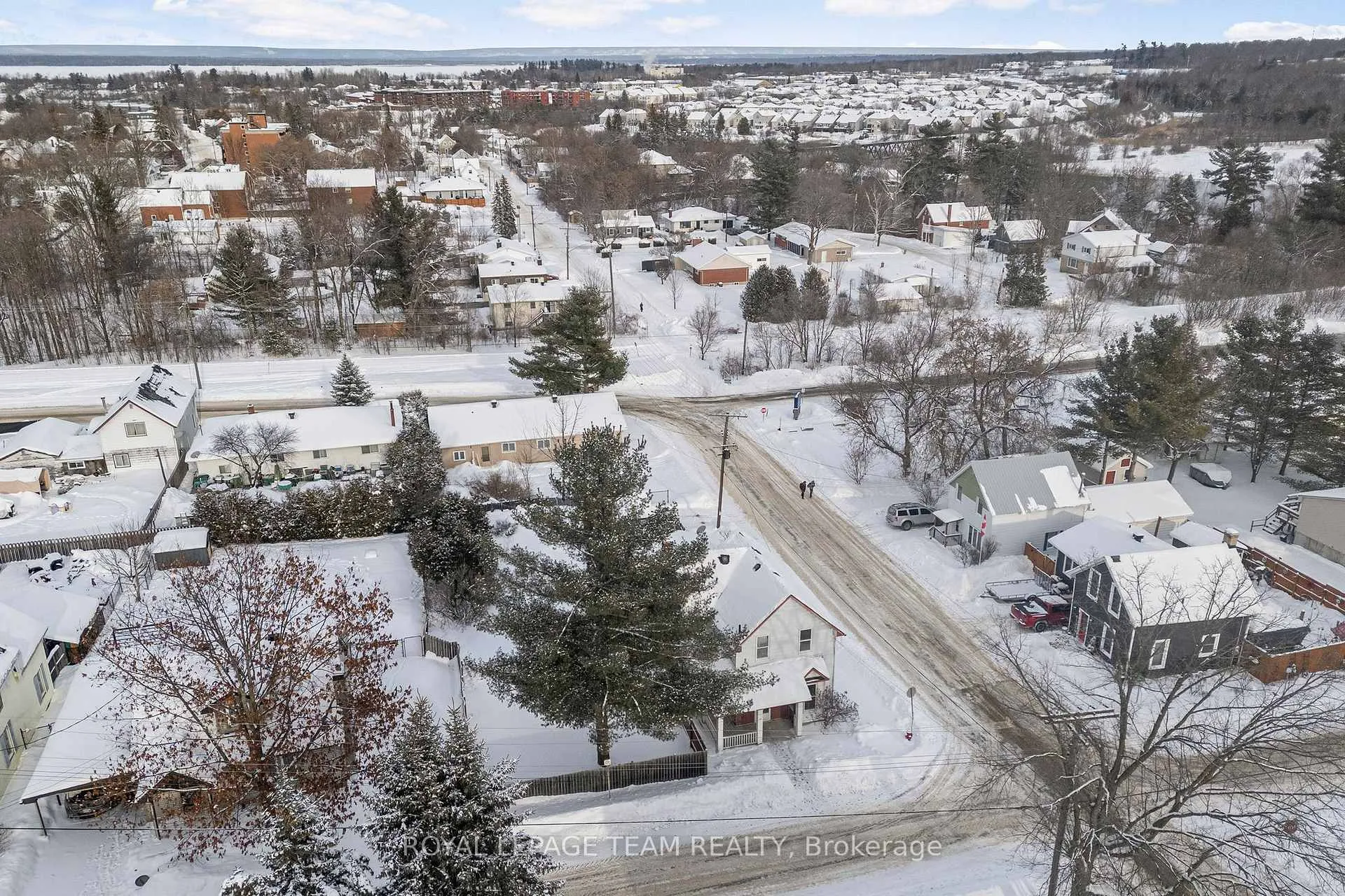 Photo 4 of 48 Havey Street, Arnprior — HOMEH