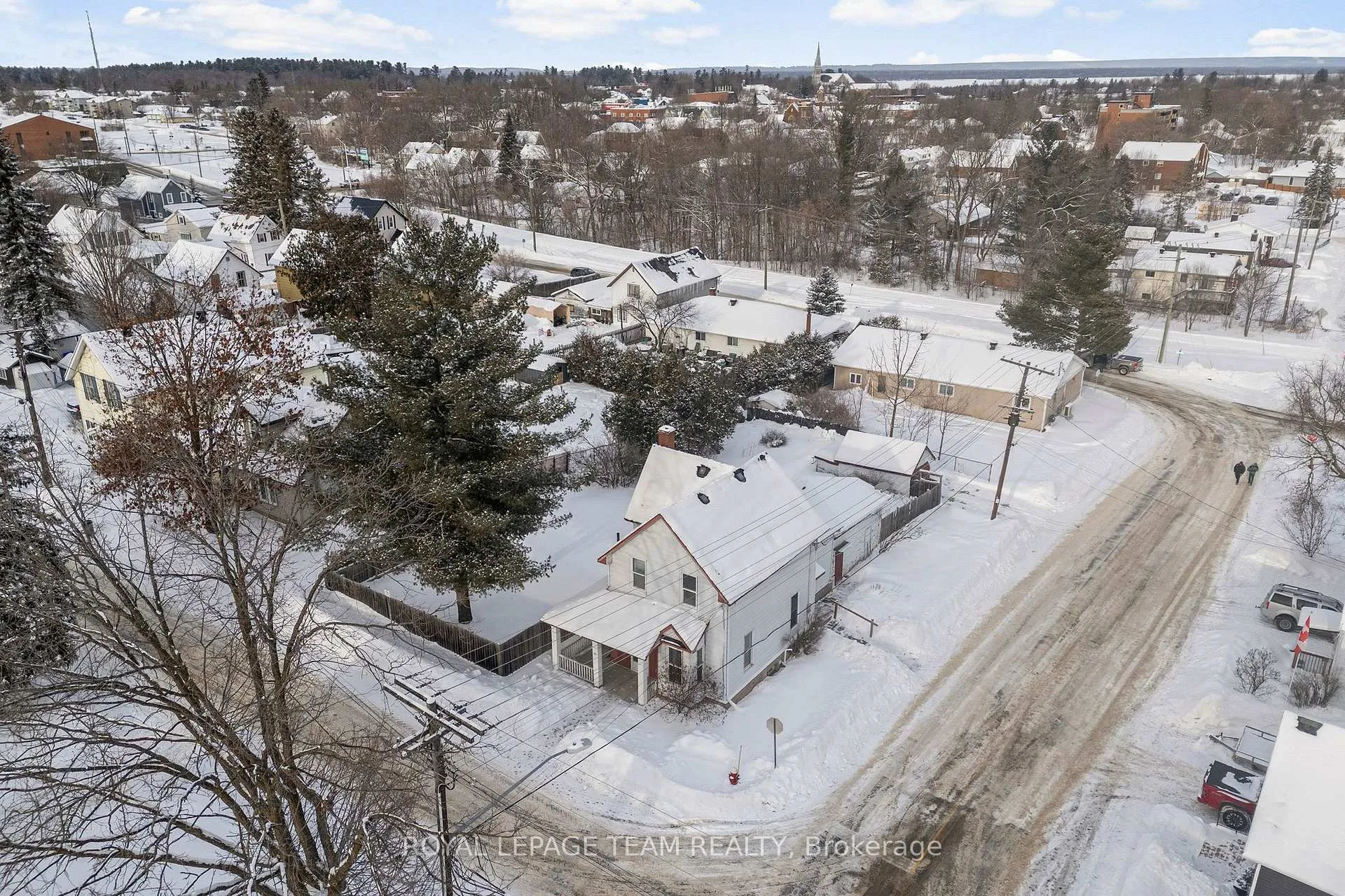 Photo 5 of 48 Havey Street, Arnprior — HOMEH
