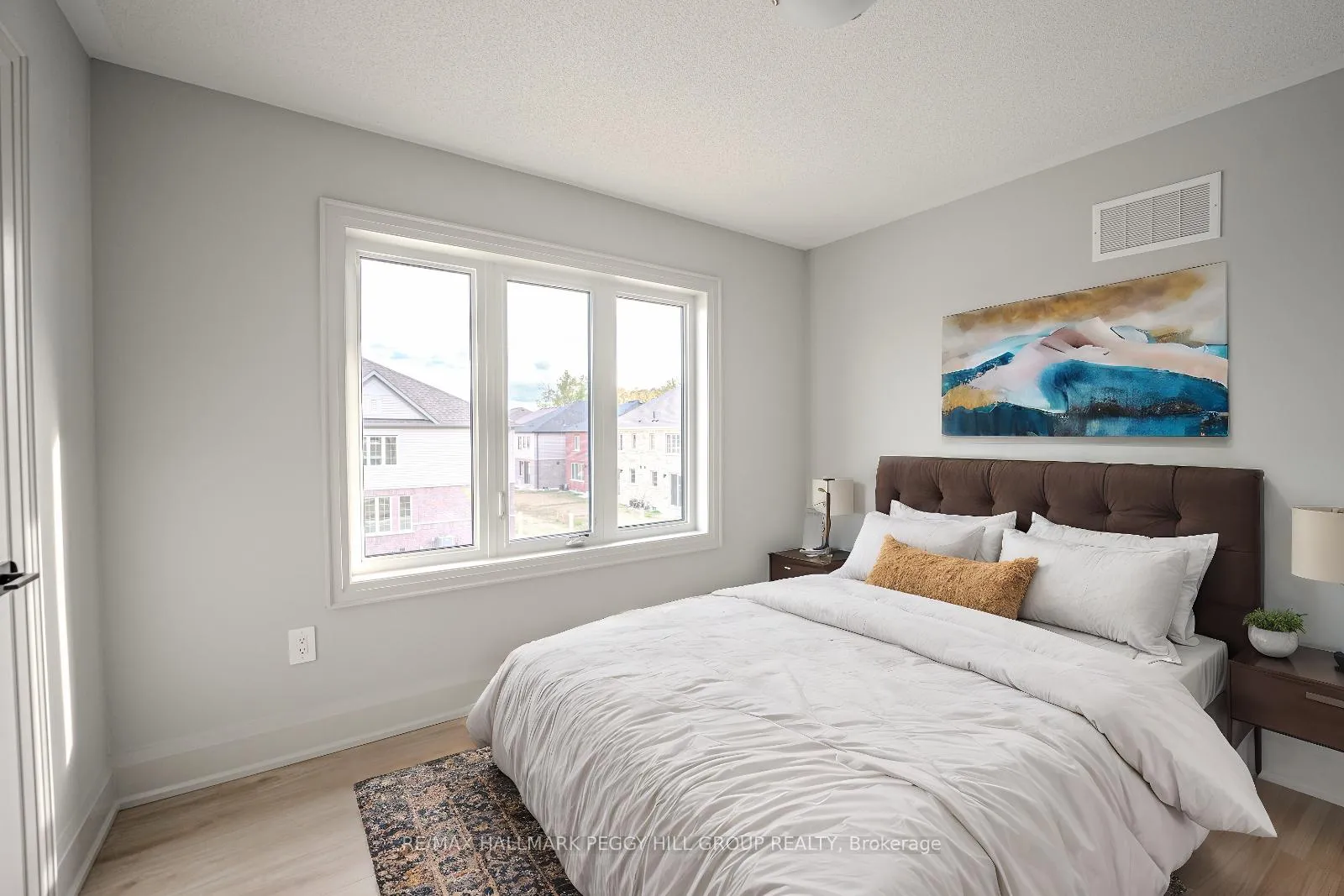 Photo 11 of 17 Amsterdam Drive, Barrie, Rural Barrie Southeast — HOMEH