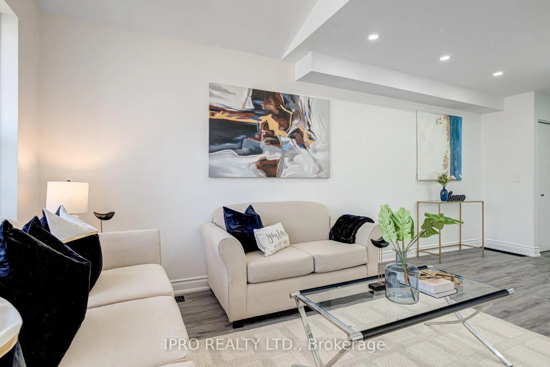 Photo 9 of 552 Dansbury Drive, Waterloo — HOMEH