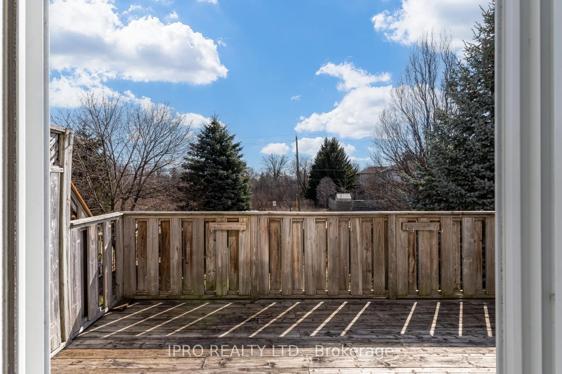 Photo 21 of 552 Dansbury Drive, Waterloo — HOMEH