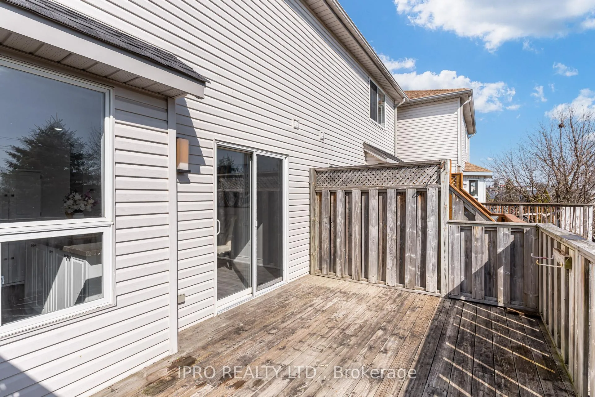 Photo 22 of 552 Dansbury Drive, Waterloo — HOMEH
