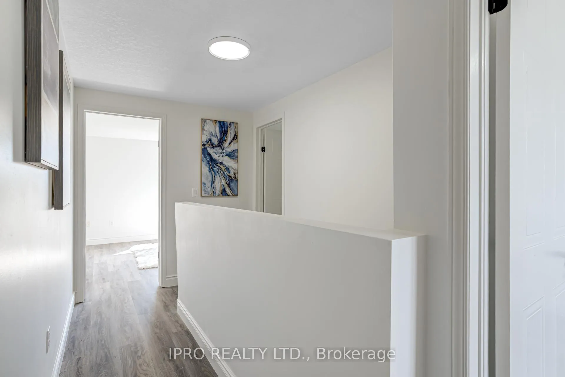 Photo 30 of 552 Dansbury Drive, Waterloo — HOMEH