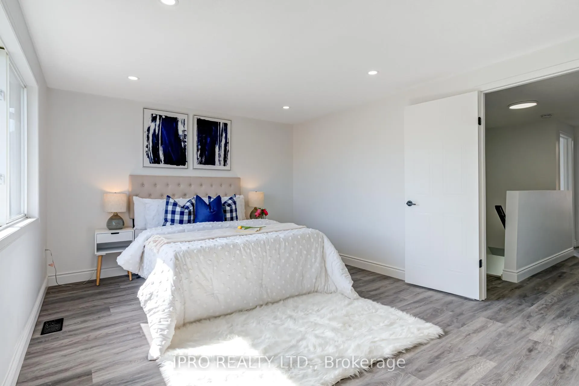 Photo 31 of 552 Dansbury Drive, Waterloo — HOMEH