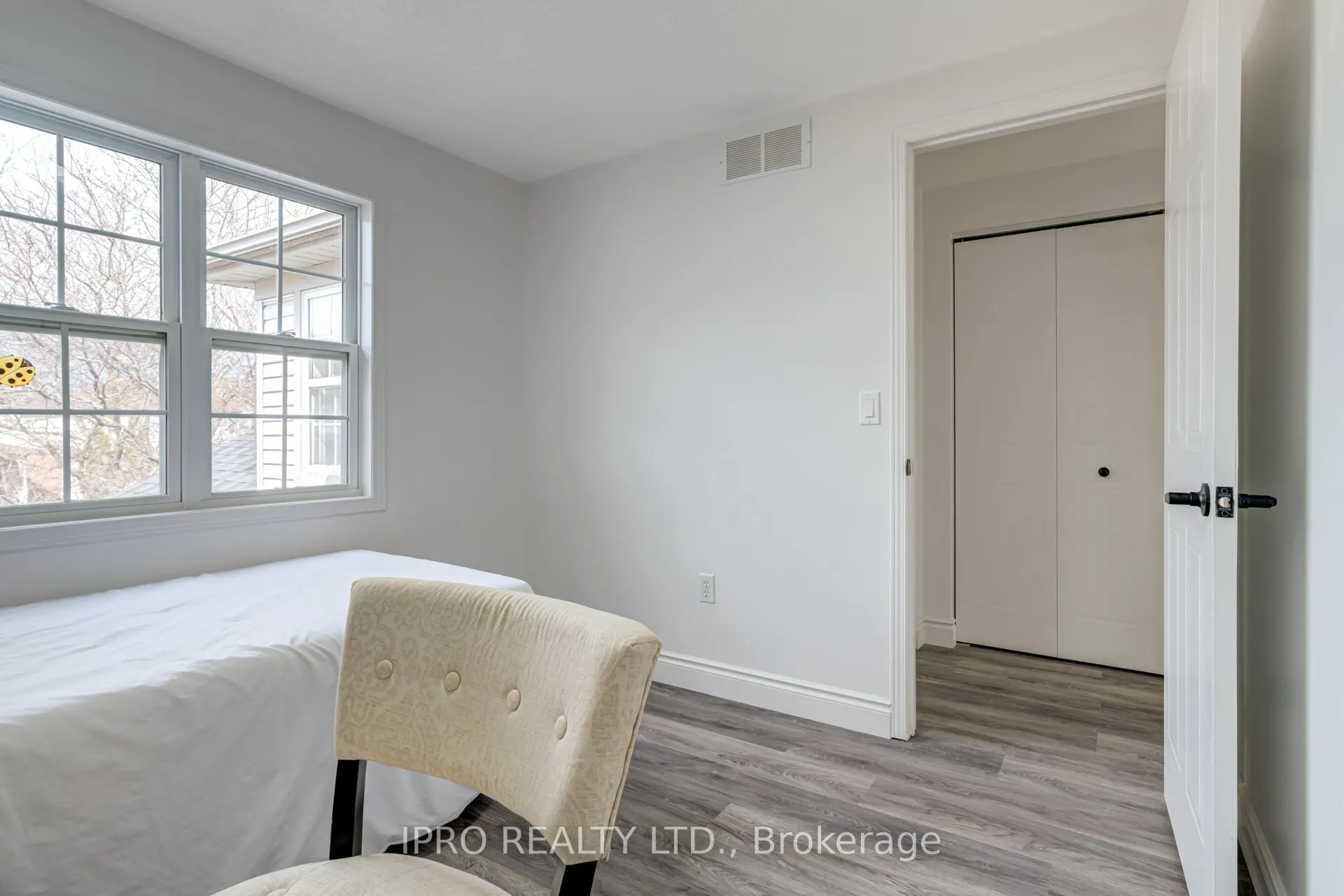 Photo 38 of 552 Dansbury Drive, Waterloo — HOMEH