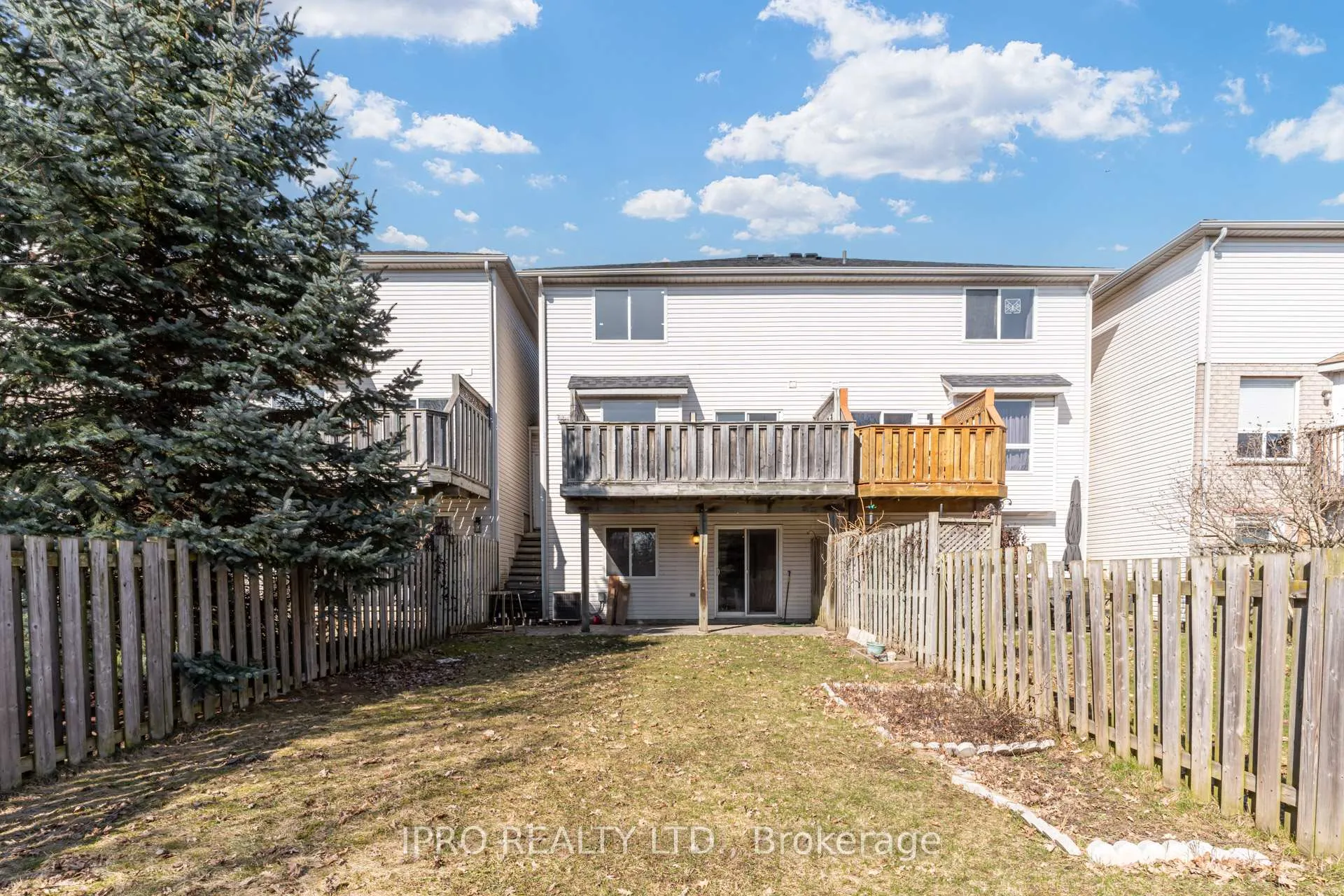 Photo 48 of 552 Dansbury Drive, Waterloo — HOMEH