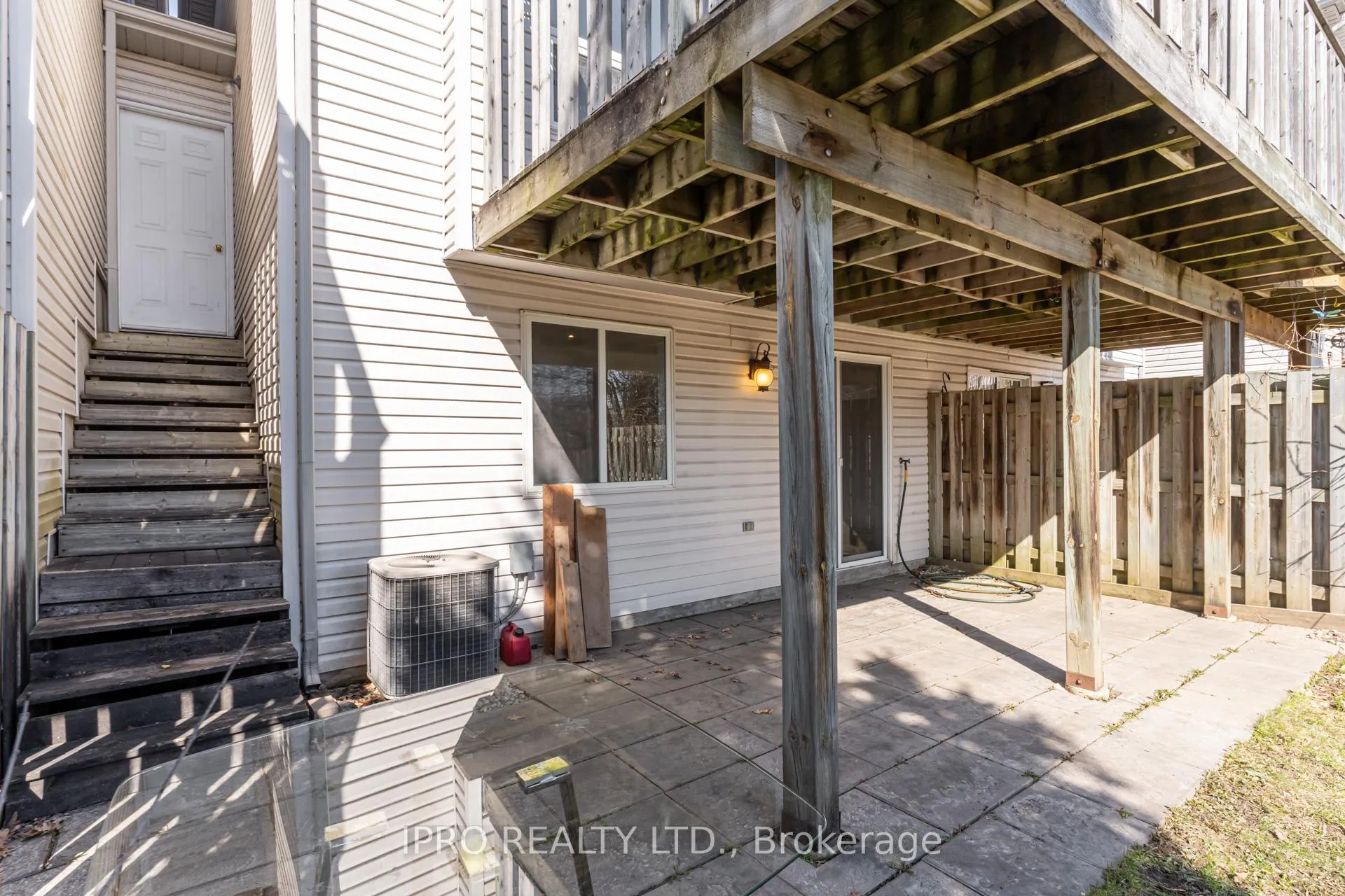 Photo 49 of 552 Dansbury Drive, Waterloo — HOMEH