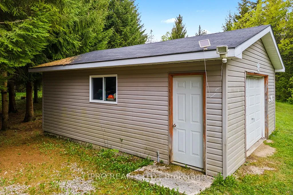 Photo 24 of 604102 Sideroad 60, Chatsworth — HOMEH