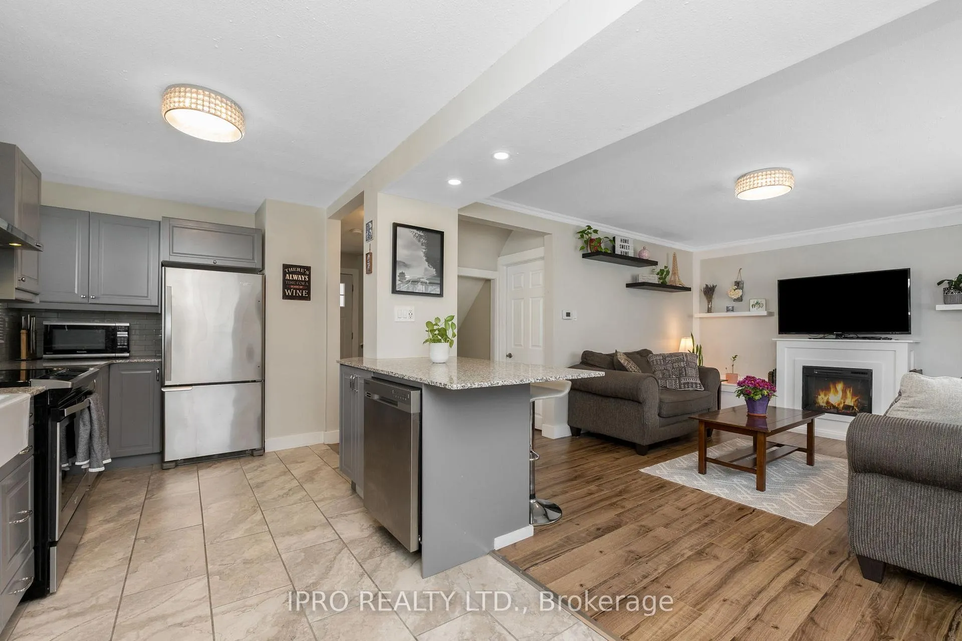 Photo 3 of 74 Armstrong Avenue, Hamilton, McQuesten — HOMEH