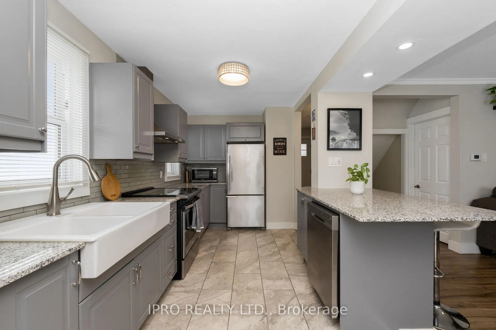 Photo 5 of 74 Armstrong Avenue, Hamilton, McQuesten — HOMEH