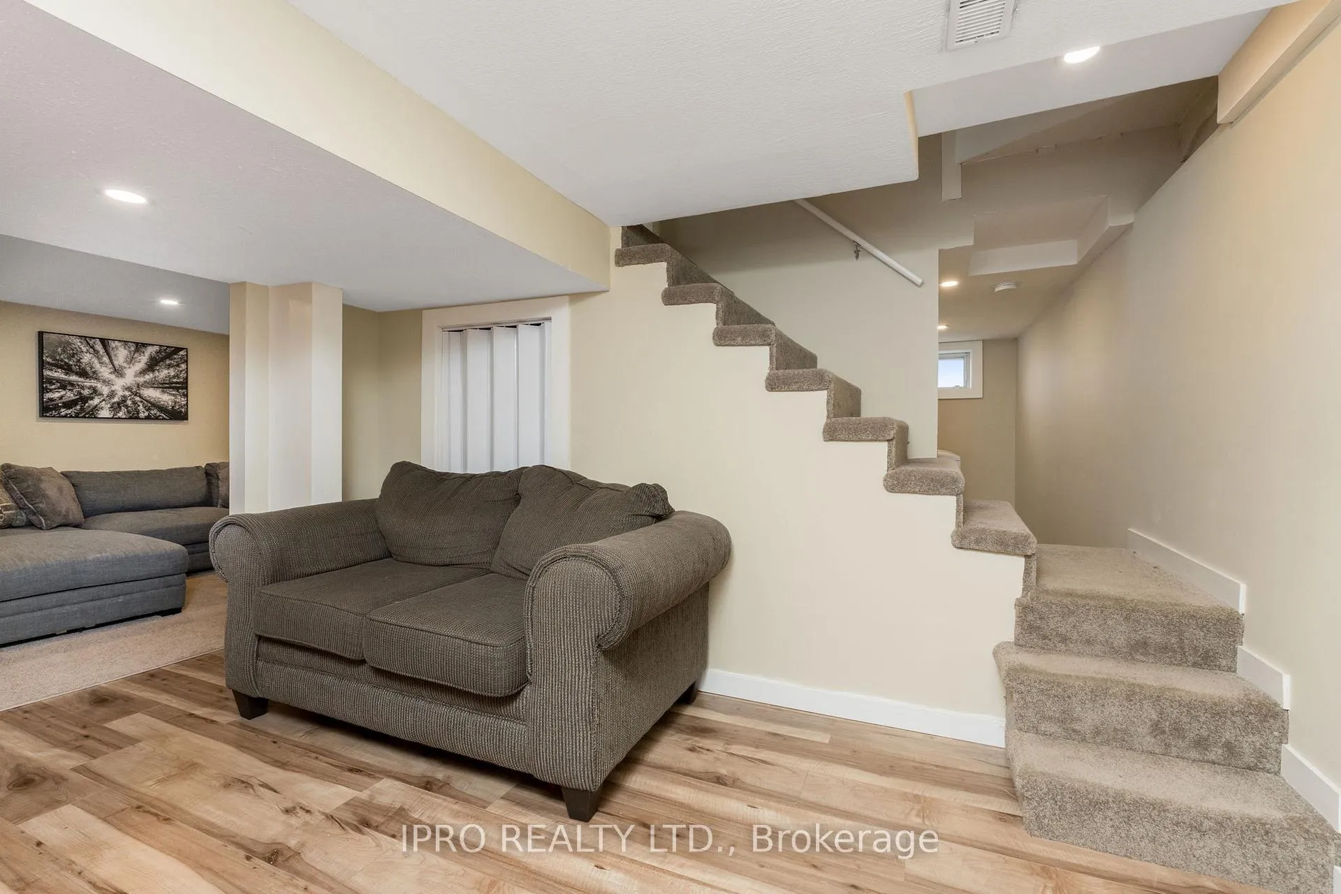 Photo 16 of 74 Armstrong Avenue, Hamilton, McQuesten — HOMEH