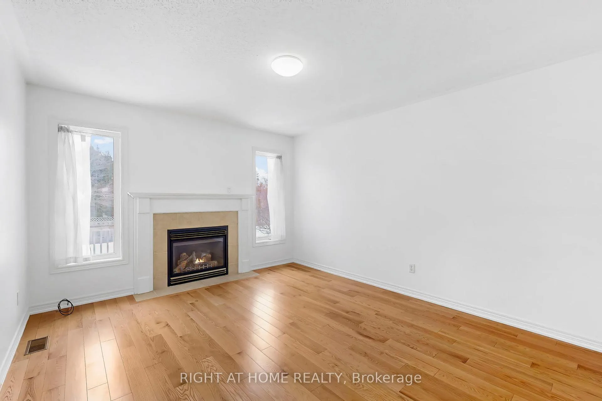 Photo 13 of 56 Elmwood Avenue, Brock, Beaverton — HOMEH
