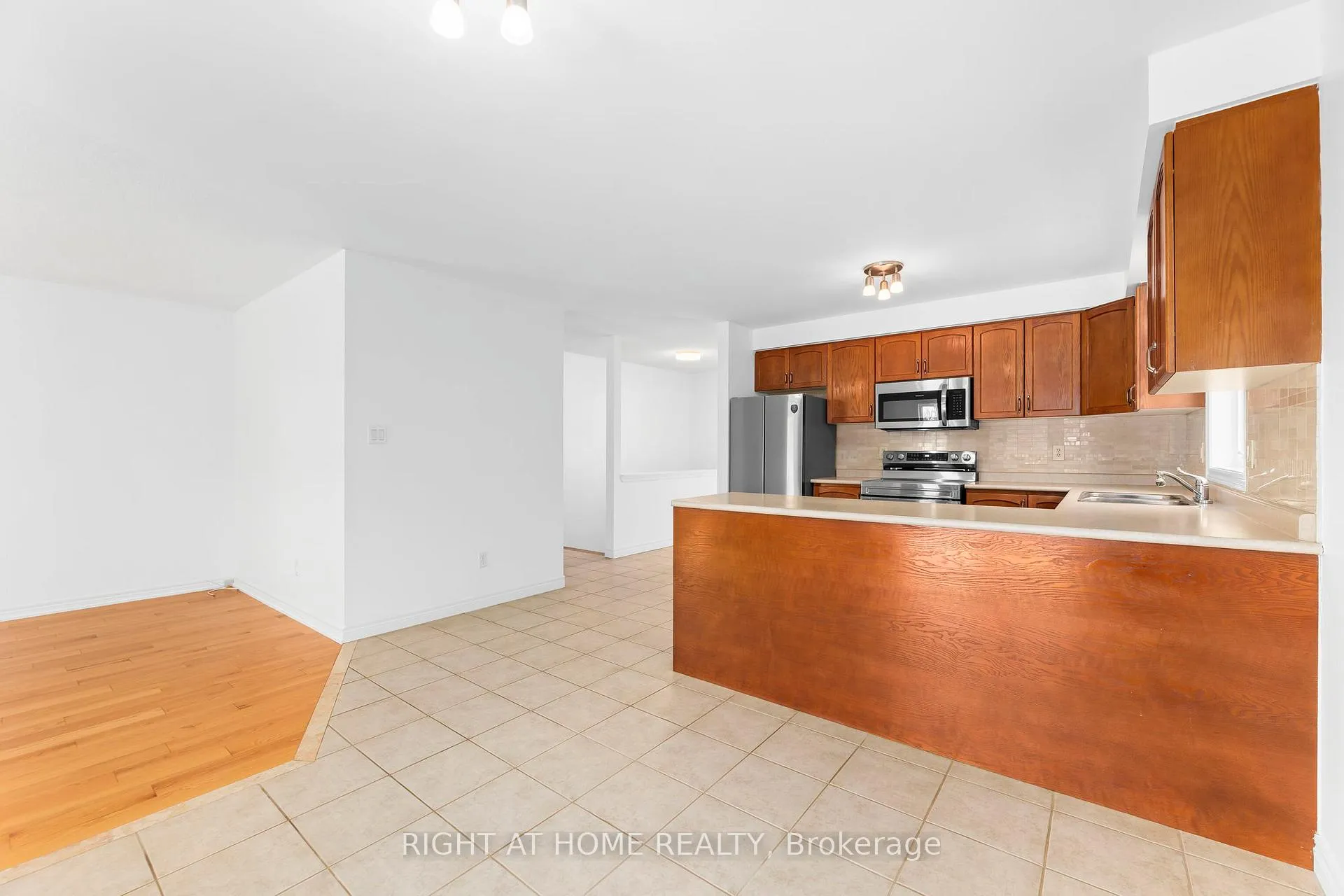 Photo 15 of 56 Elmwood Avenue, Brock, Beaverton — HOMEH
