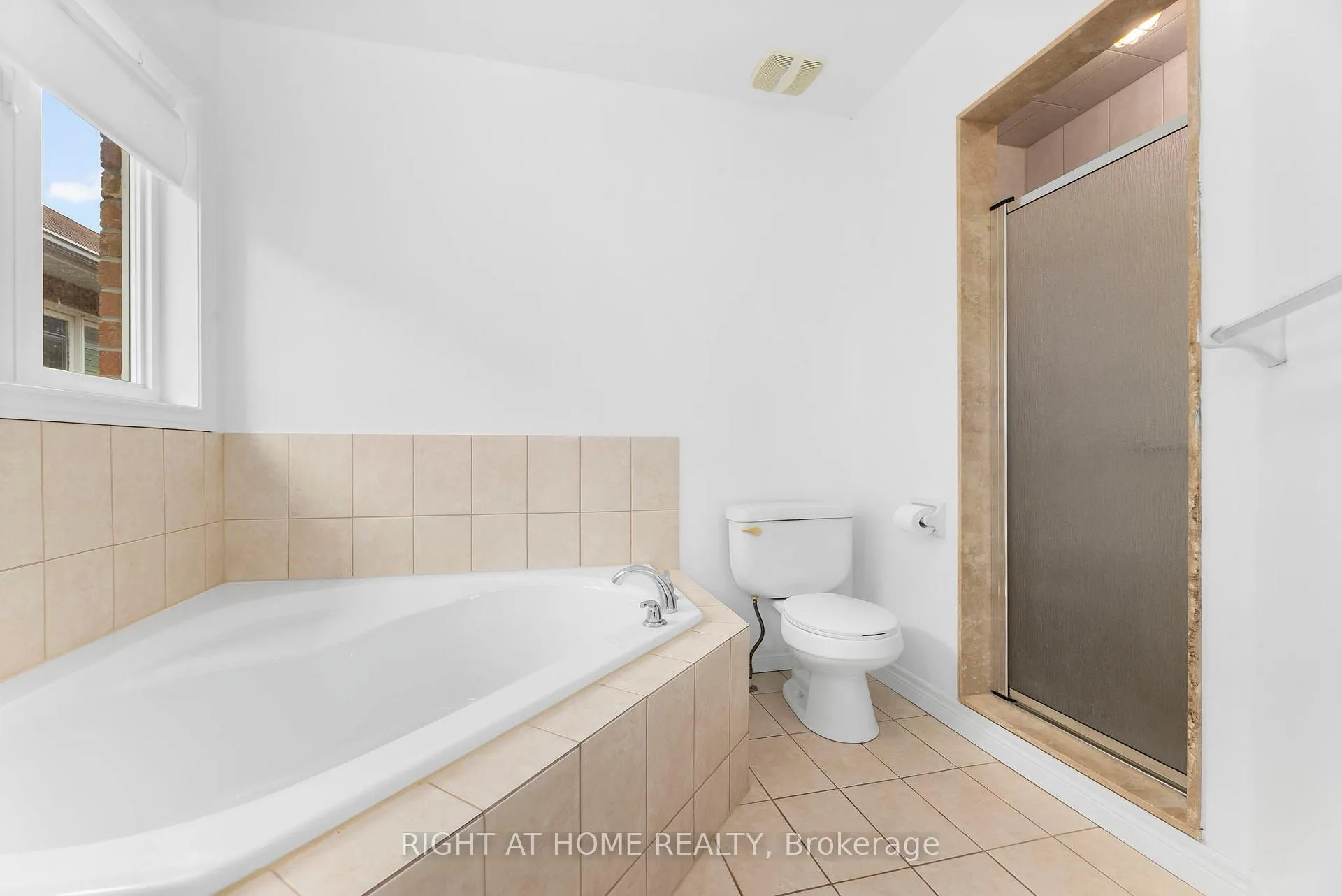 Photo 21 of 56 Elmwood Avenue, Brock, Beaverton — HOMEH