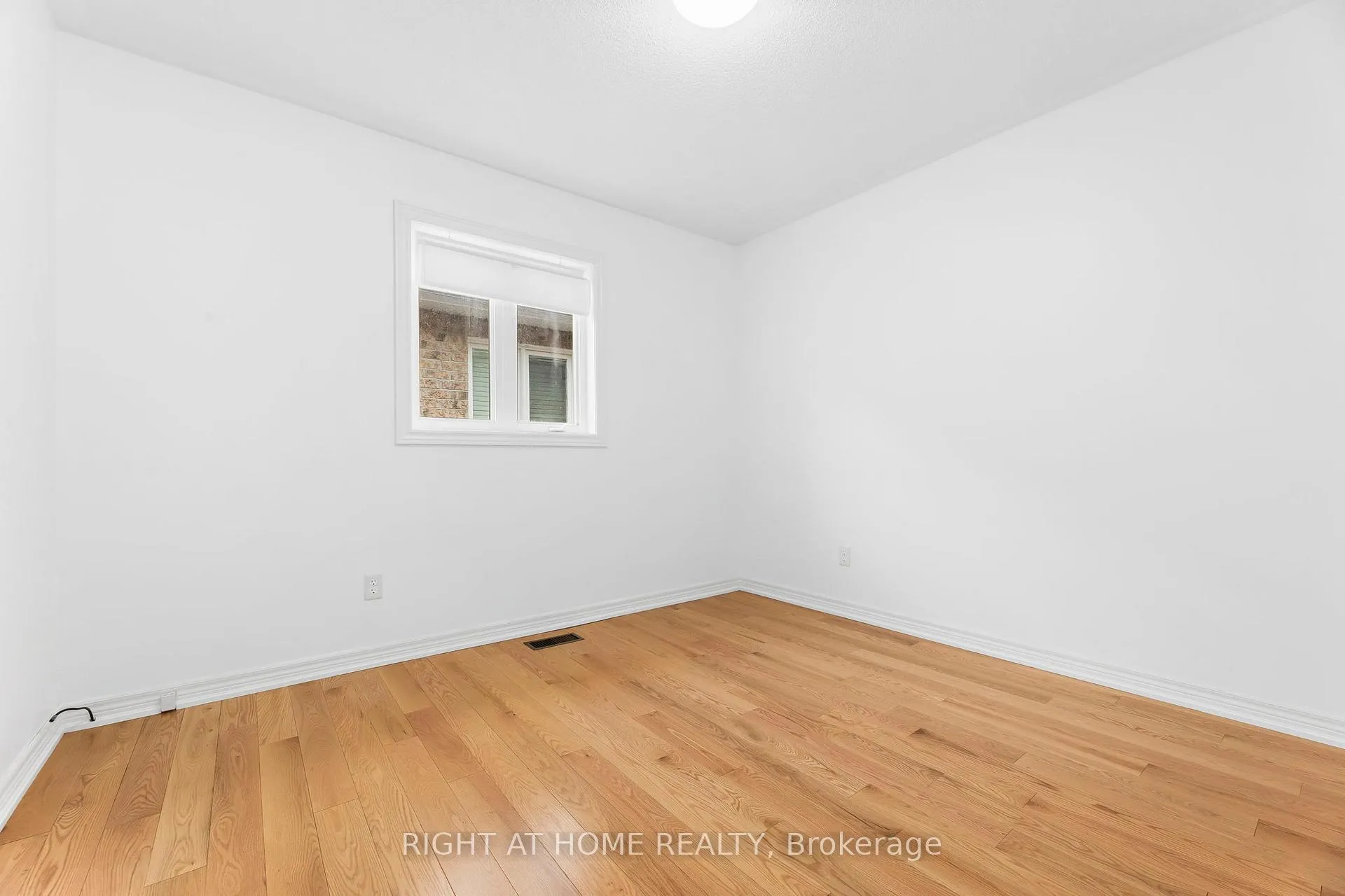 Photo 22 of 56 Elmwood Avenue, Brock, Beaverton — HOMEH