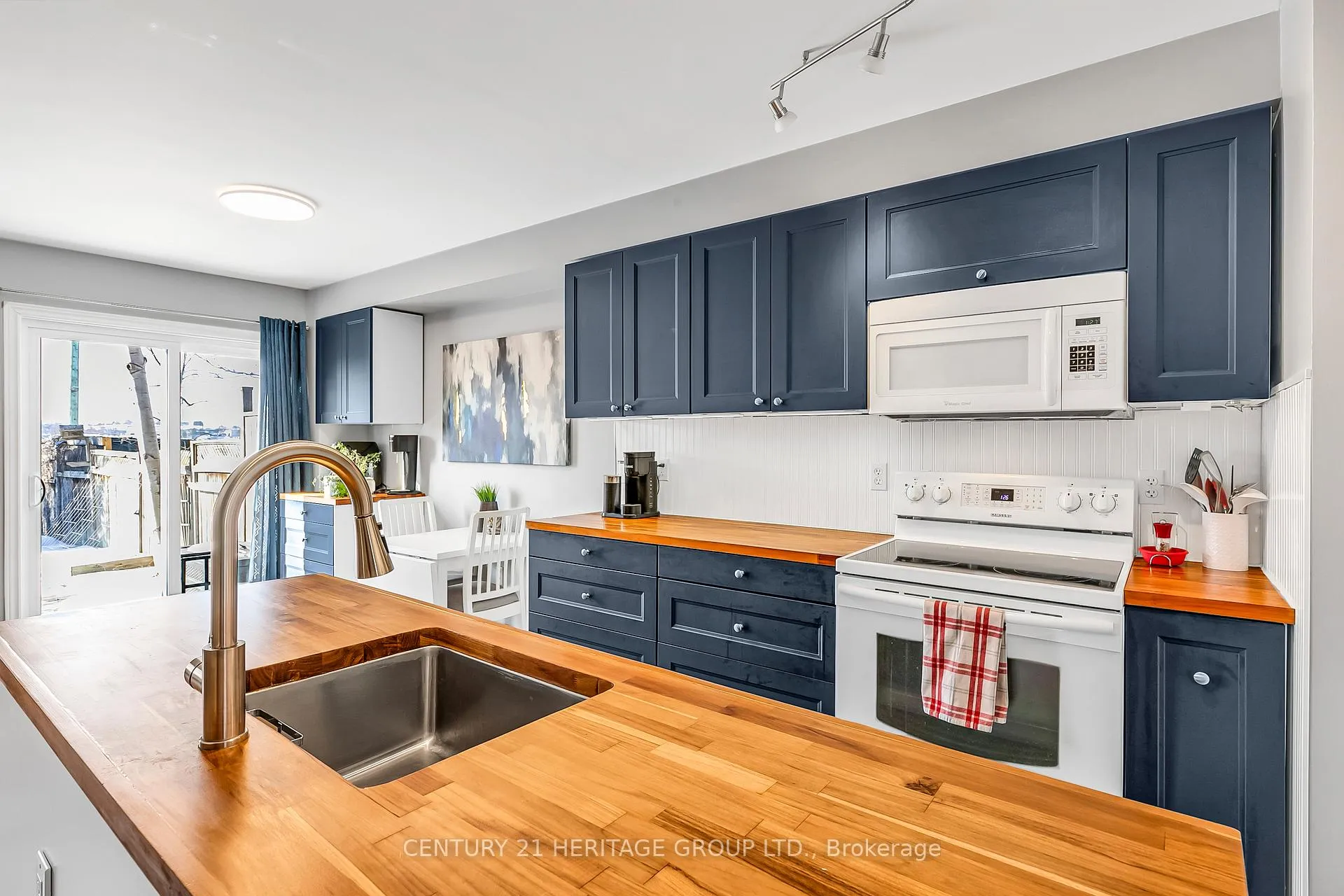 Photo 12 of 82 Smith Street, New Tecumseth, Alliston — HOMEH