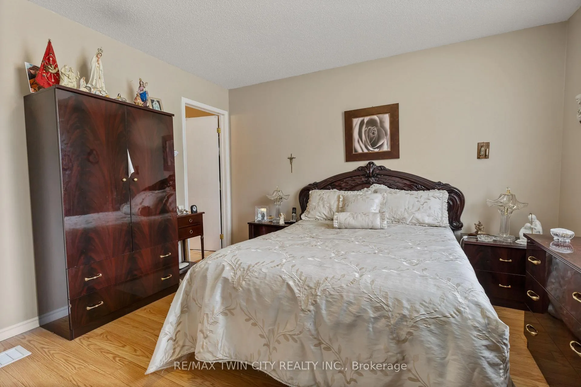 Photo 15 of 19 Waffler Crescent, Cambridge — HOMEH
