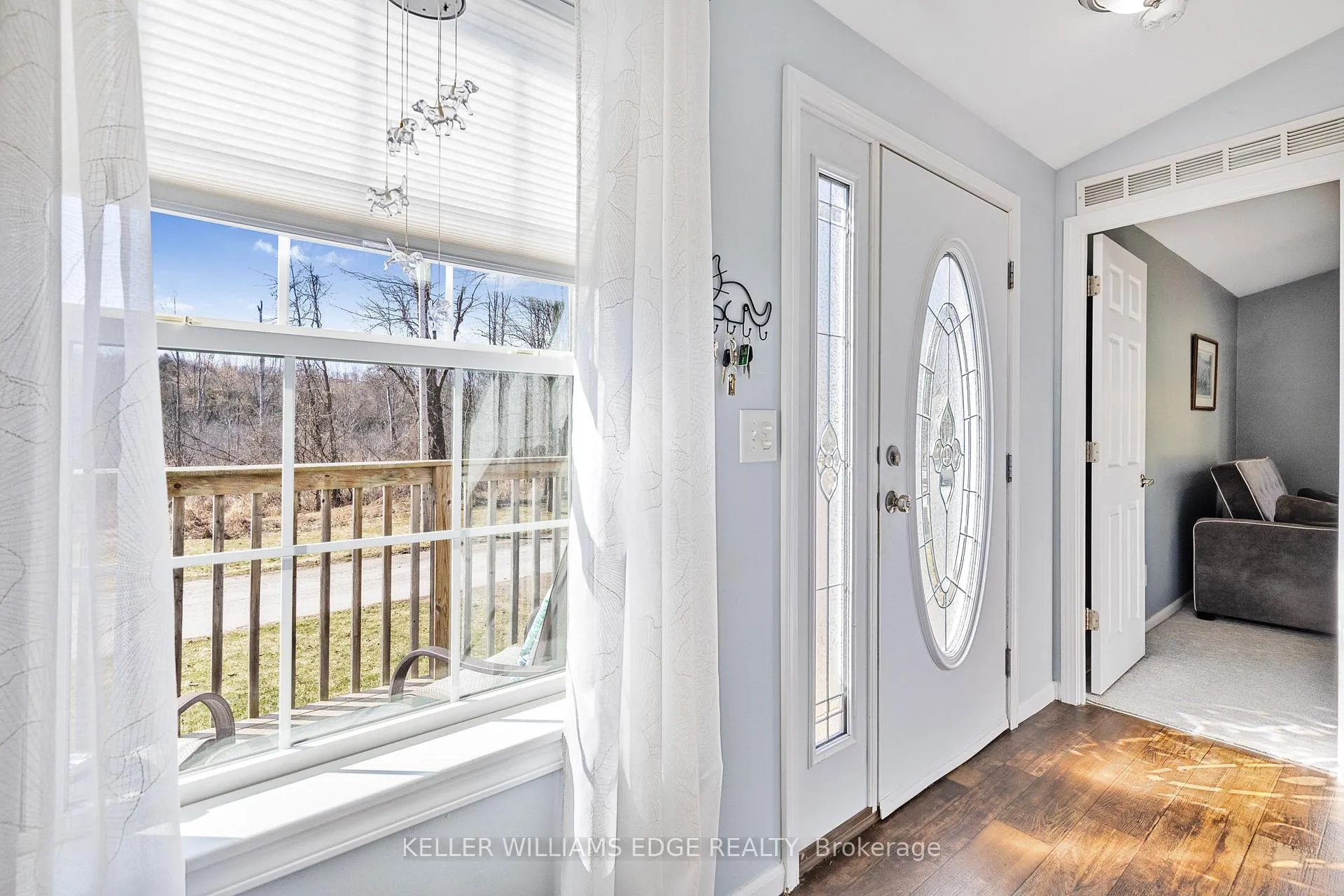 Photo 3 of 53 Hillside Crescent, Hamilton, Rural Flamborough — HOMEH