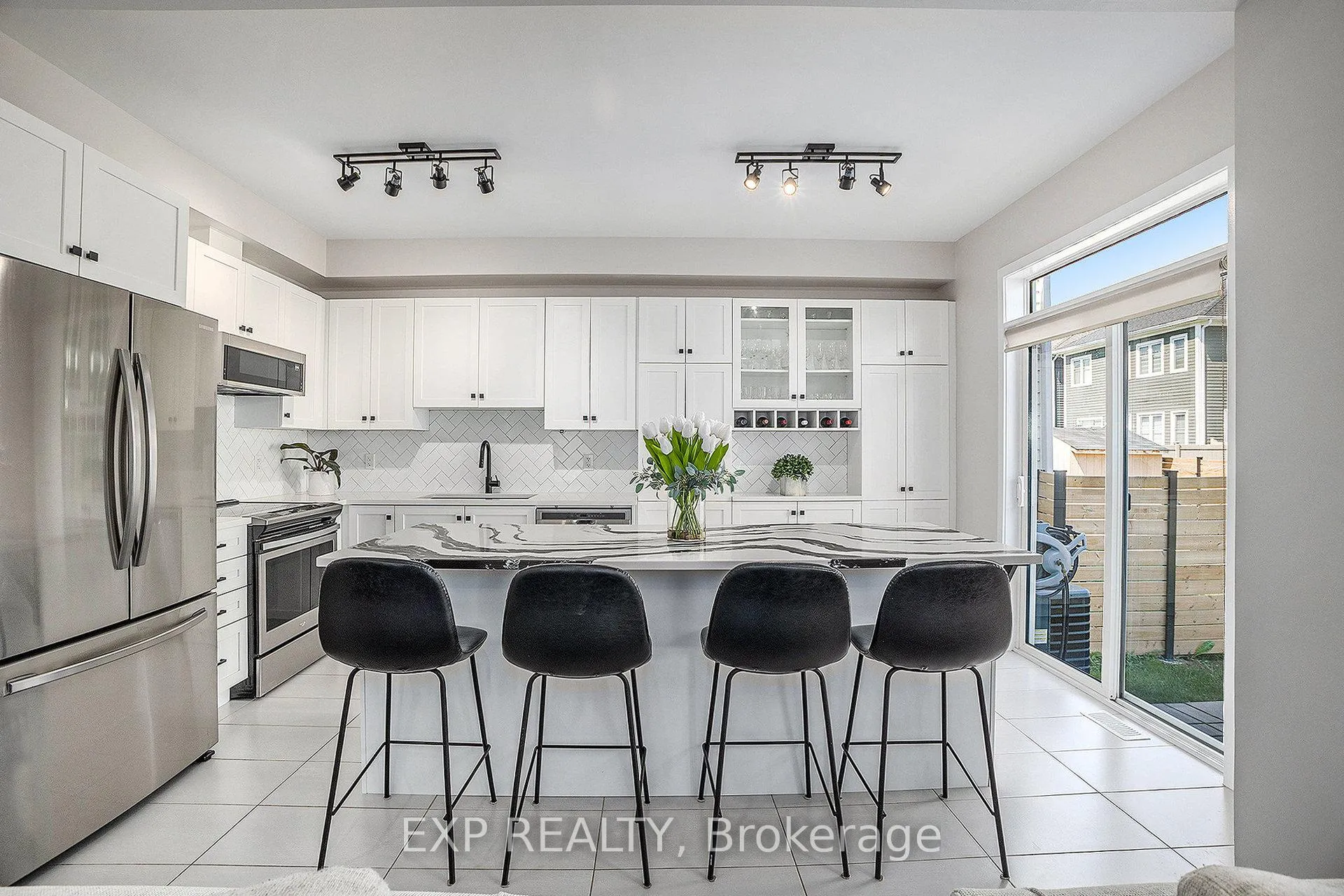 Photo 9 of 63 Pelham Crescent, Ottawa, Goulbourn Twp From Franktown Rd/South To Rideau — HOMEH